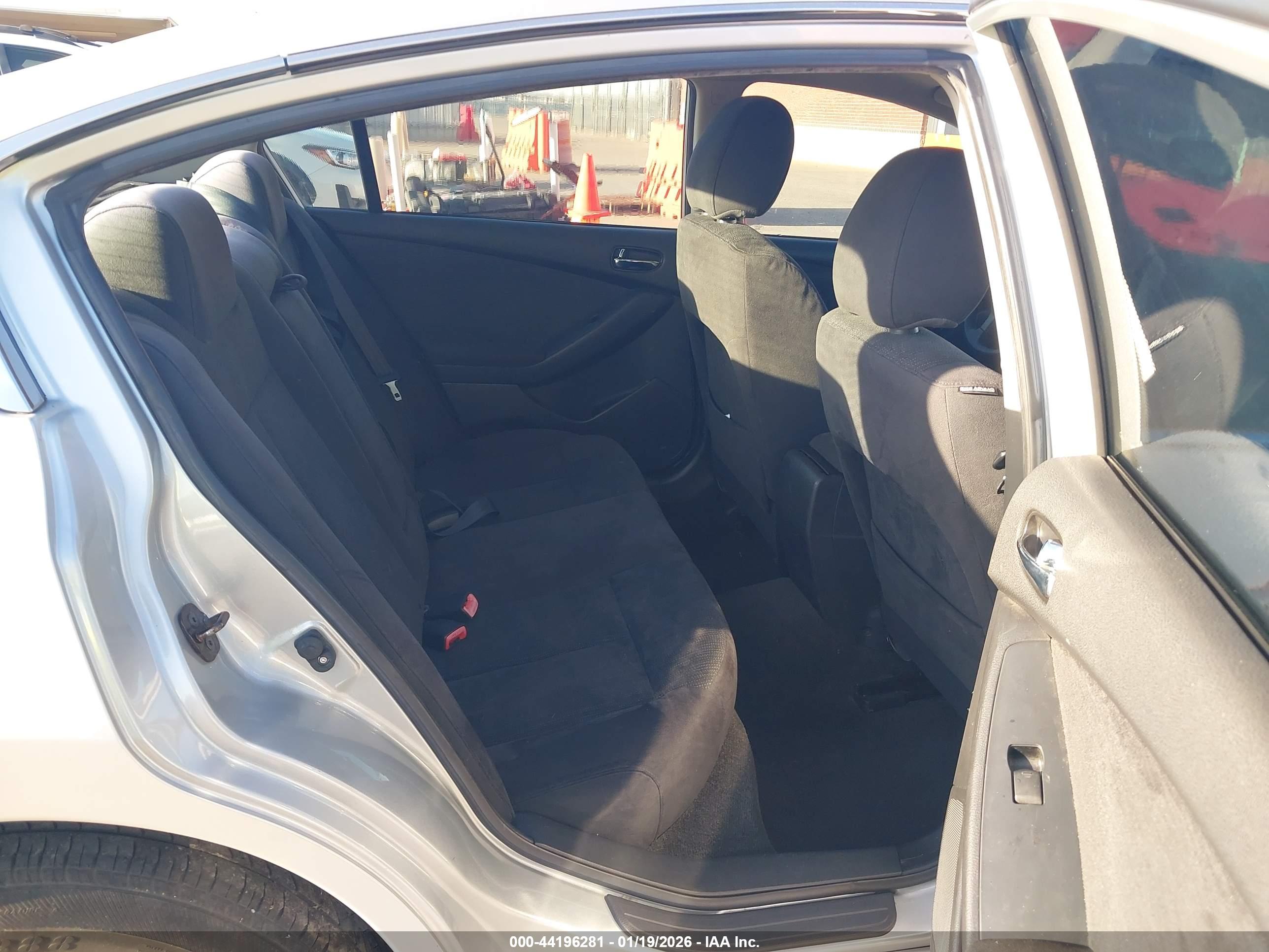 NISSAN ALTIMA image 8