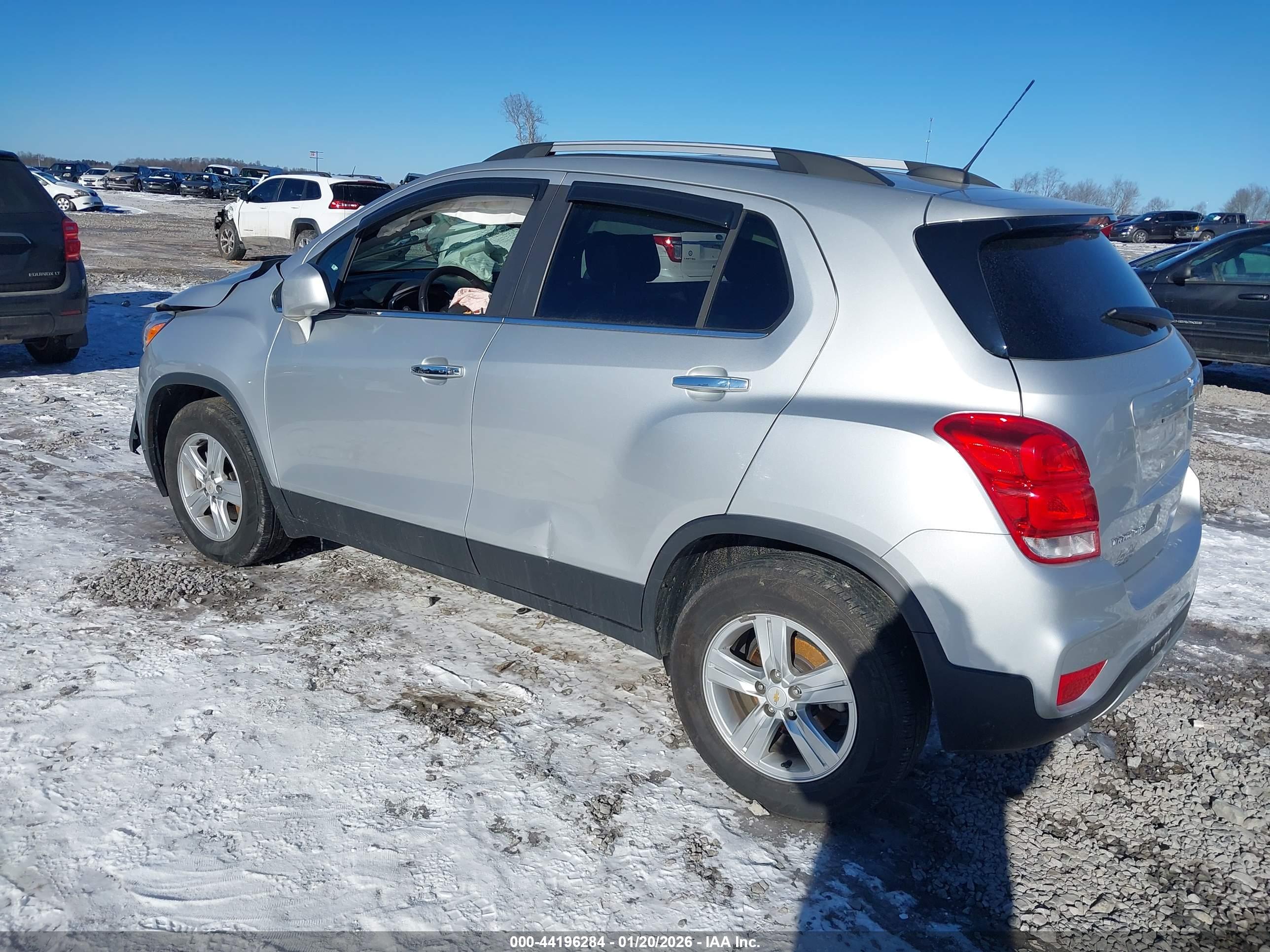 CHEVROLET TRAX image 3