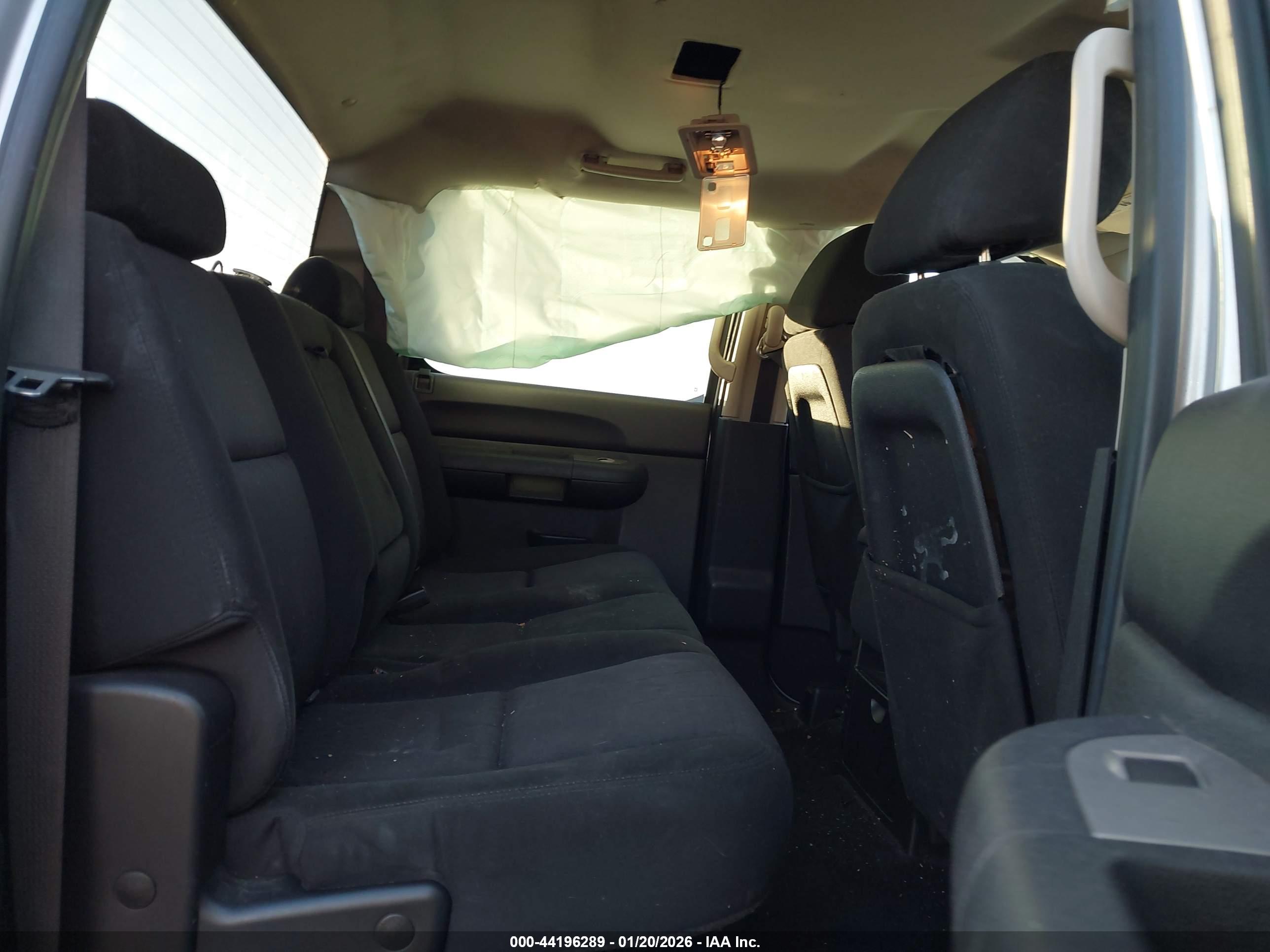 CHEVROLET SILVERADO image 8