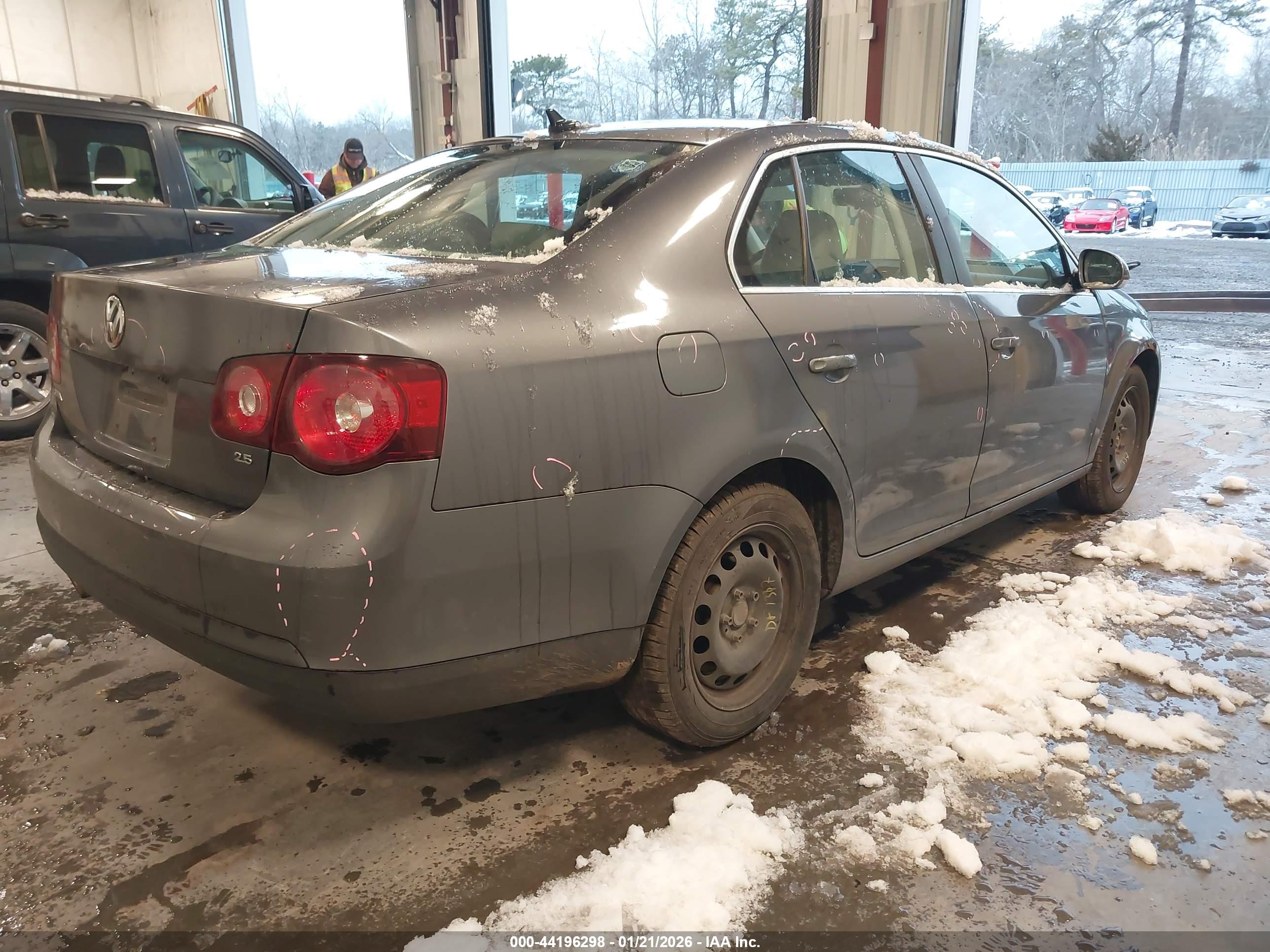 VOLKSWAGEN JETTA image 4