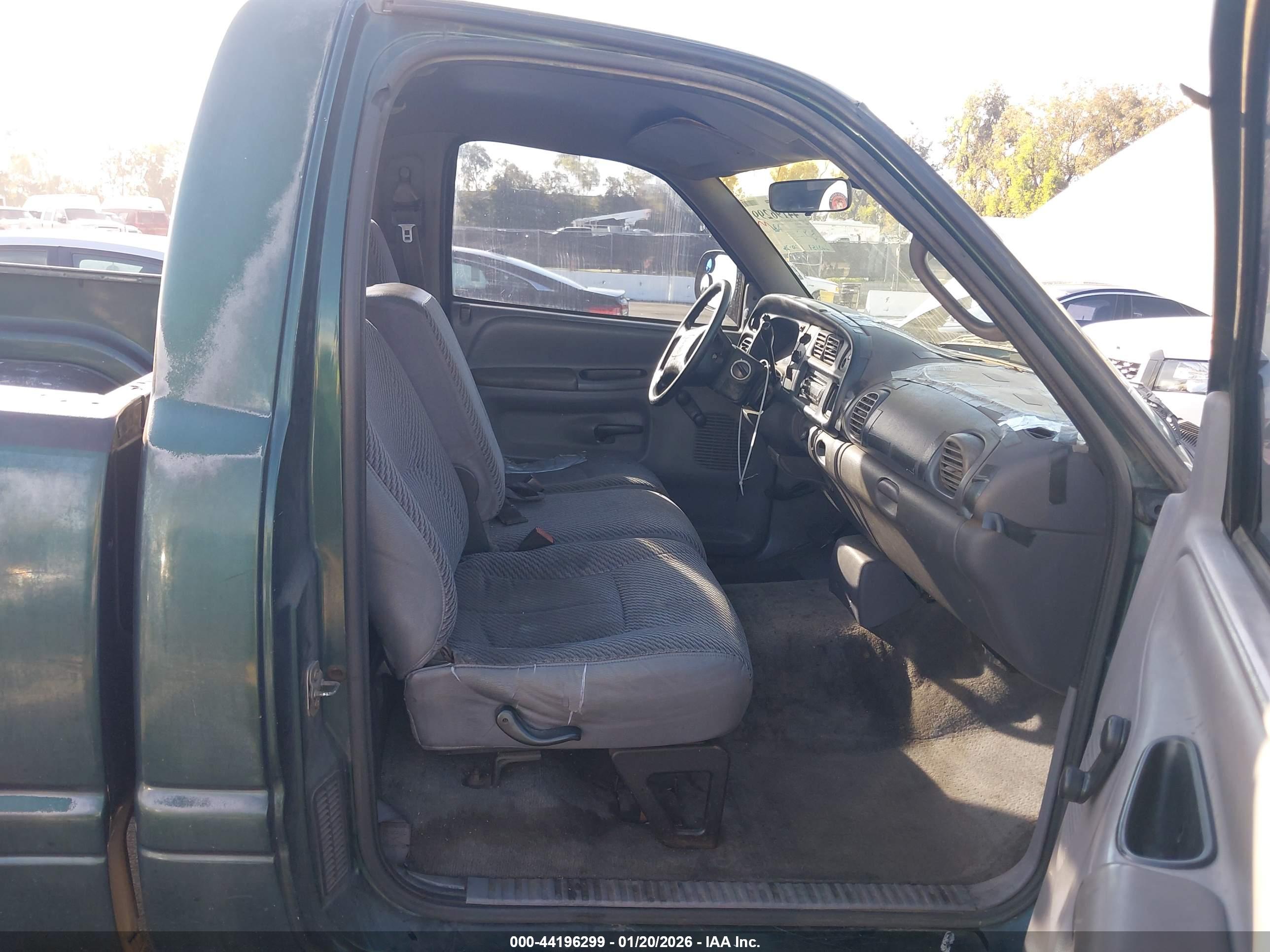 DODGE RAM image 5
