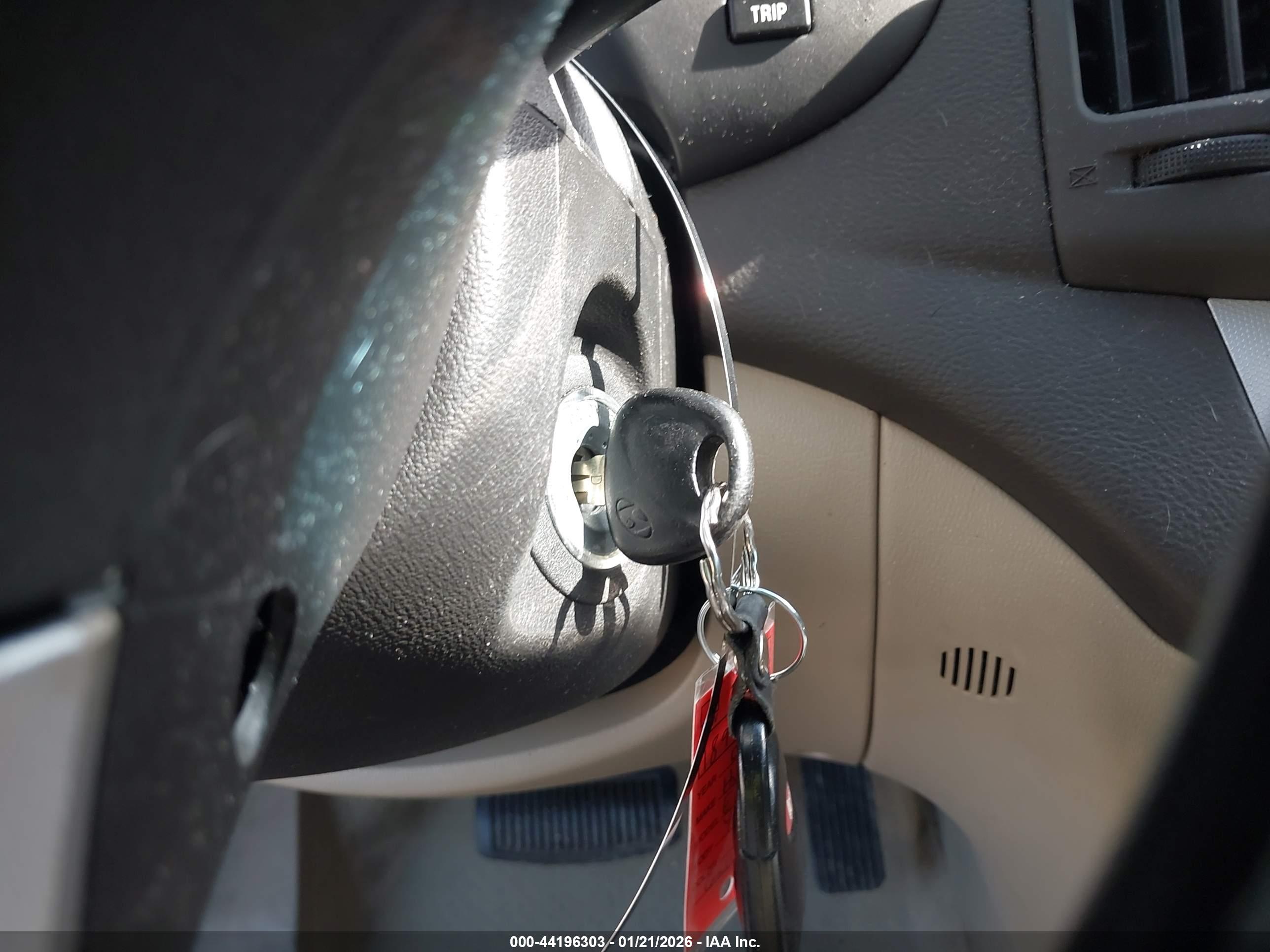 HYUNDAI ELANTRA image 11