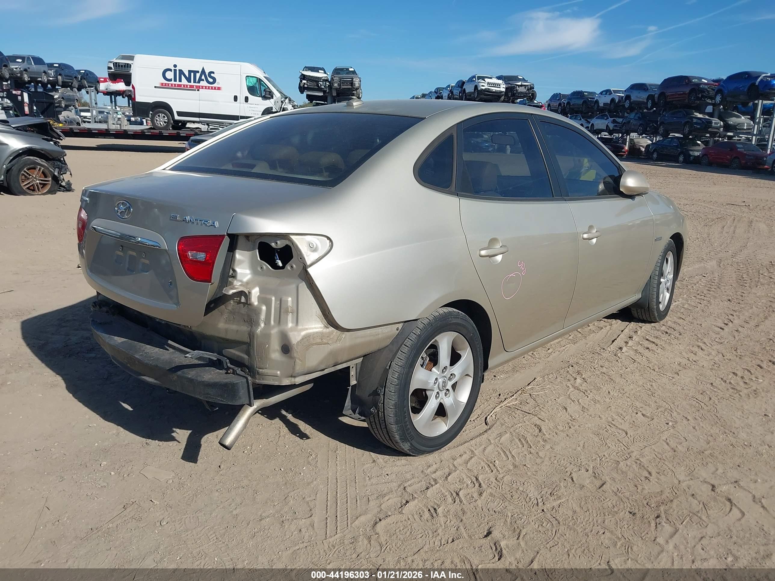 HYUNDAI ELANTRA image 4