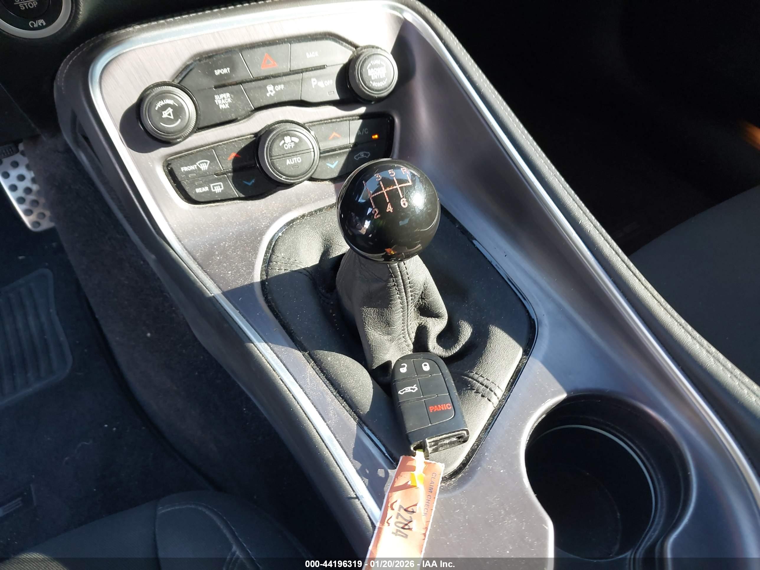 DODGE CHALLENGER image 11