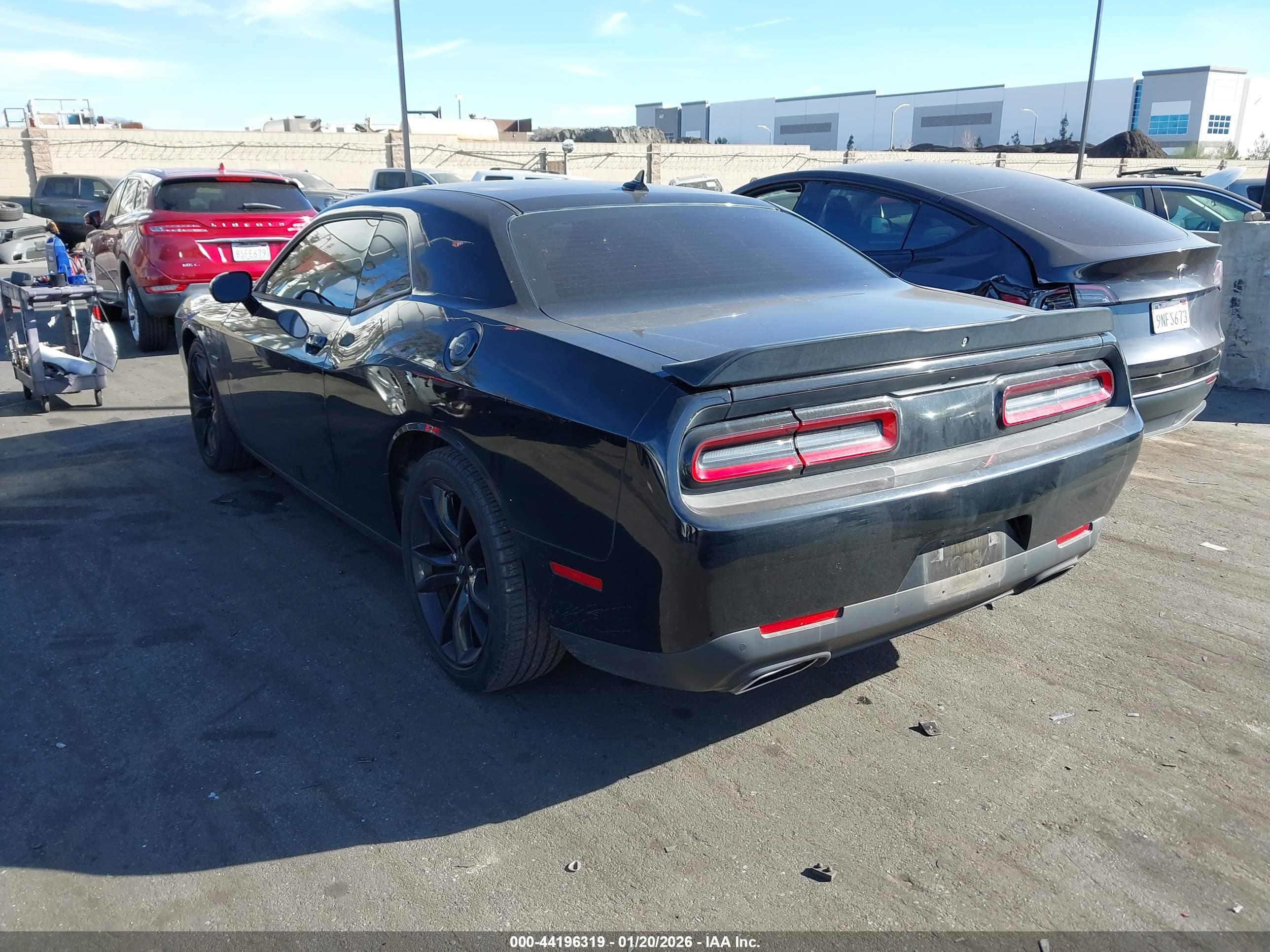DODGE CHALLENGER image 3