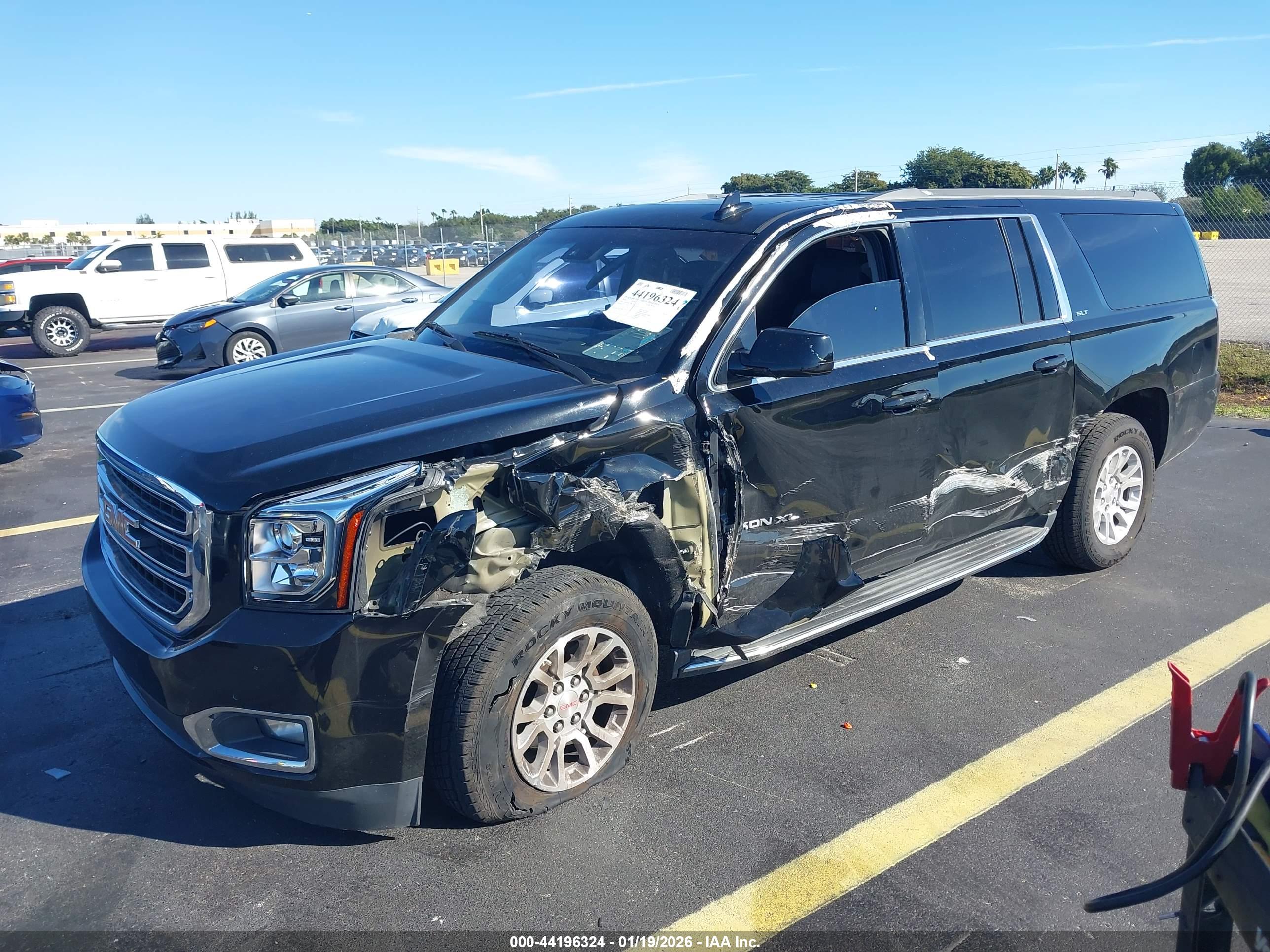 GMC YUKON image 2