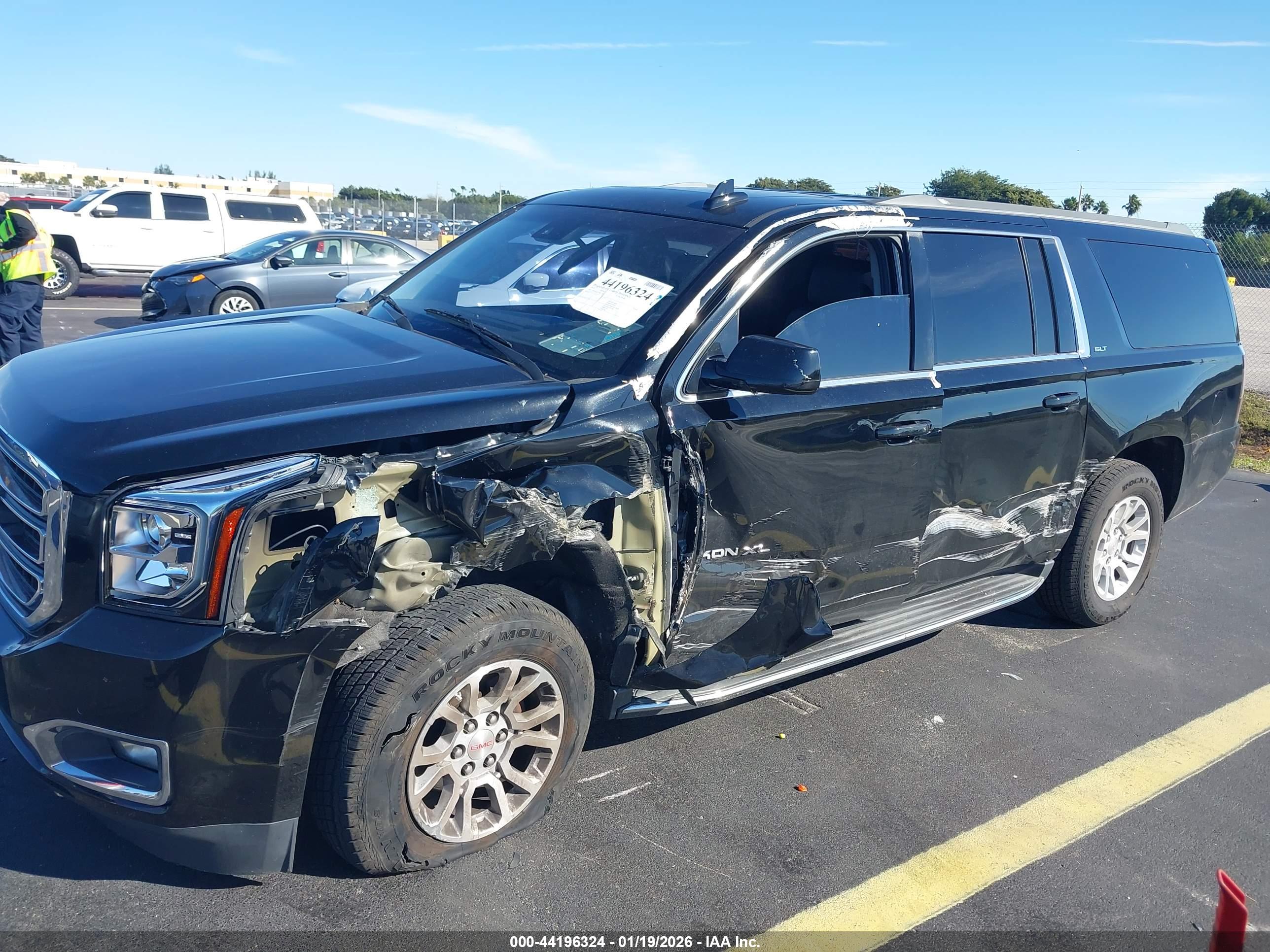 GMC YUKON image 6