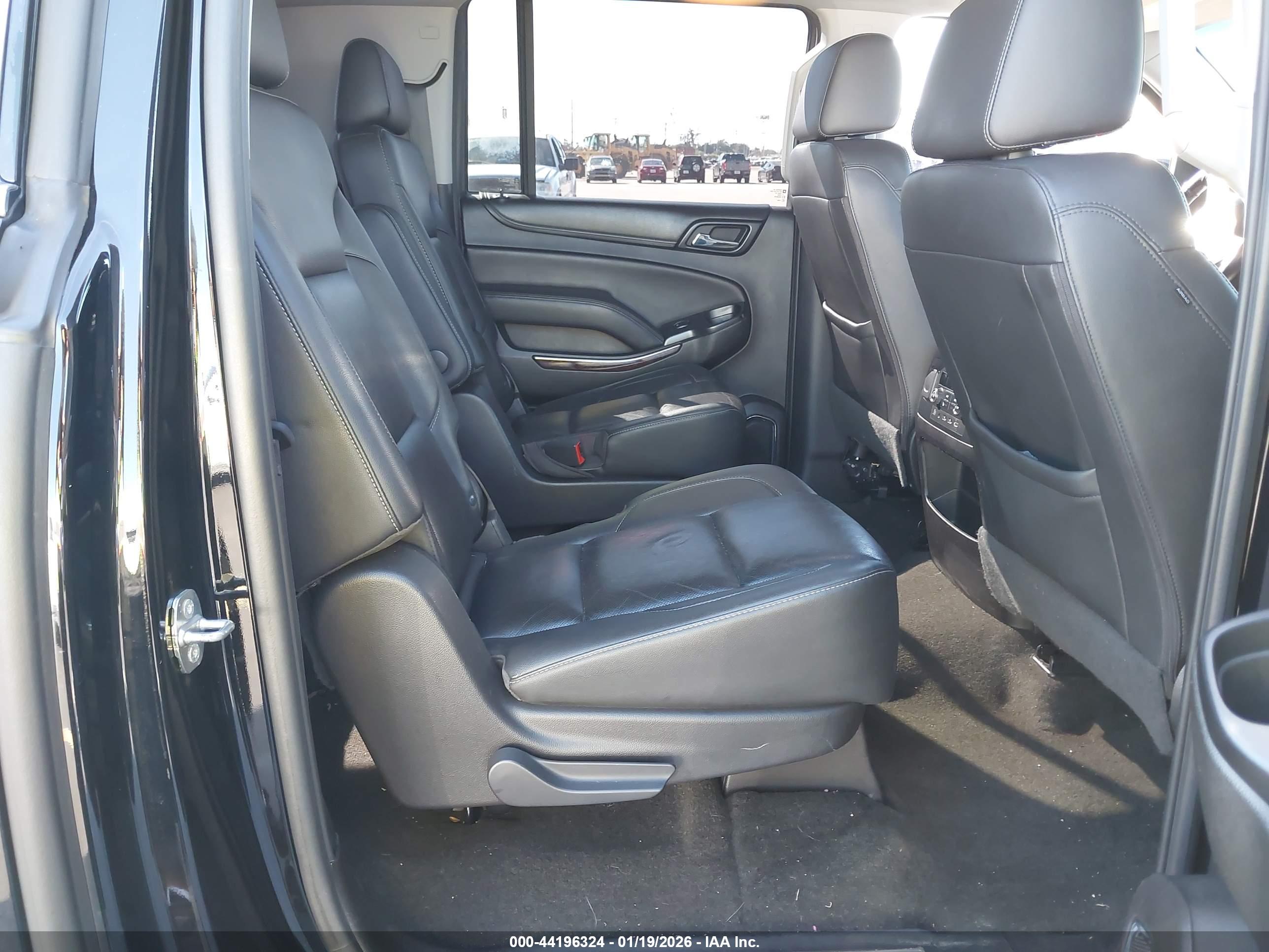 GMC YUKON image 8