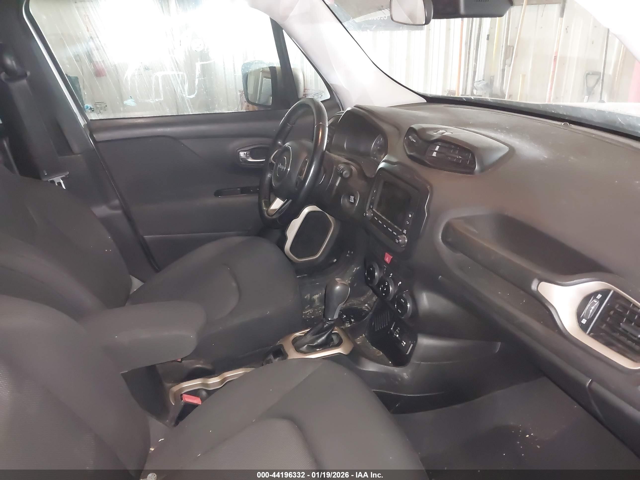 JEEP RENEGADE image 5