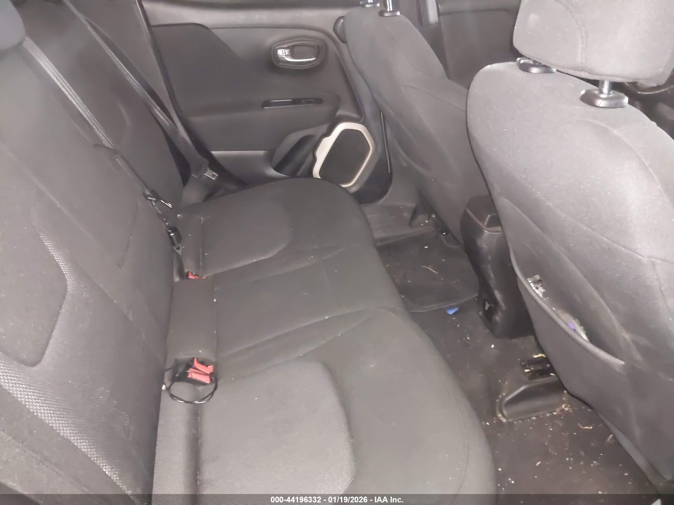 JEEP RENEGADE image 8