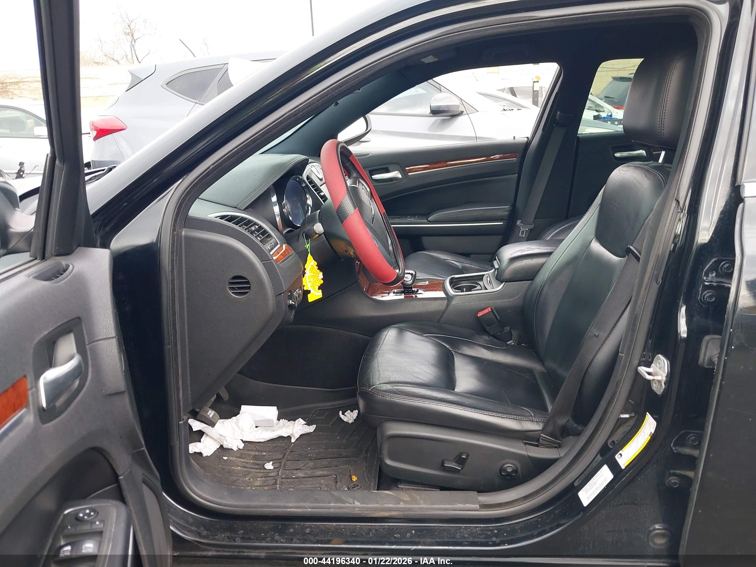 CHRYSLER 300 image 5