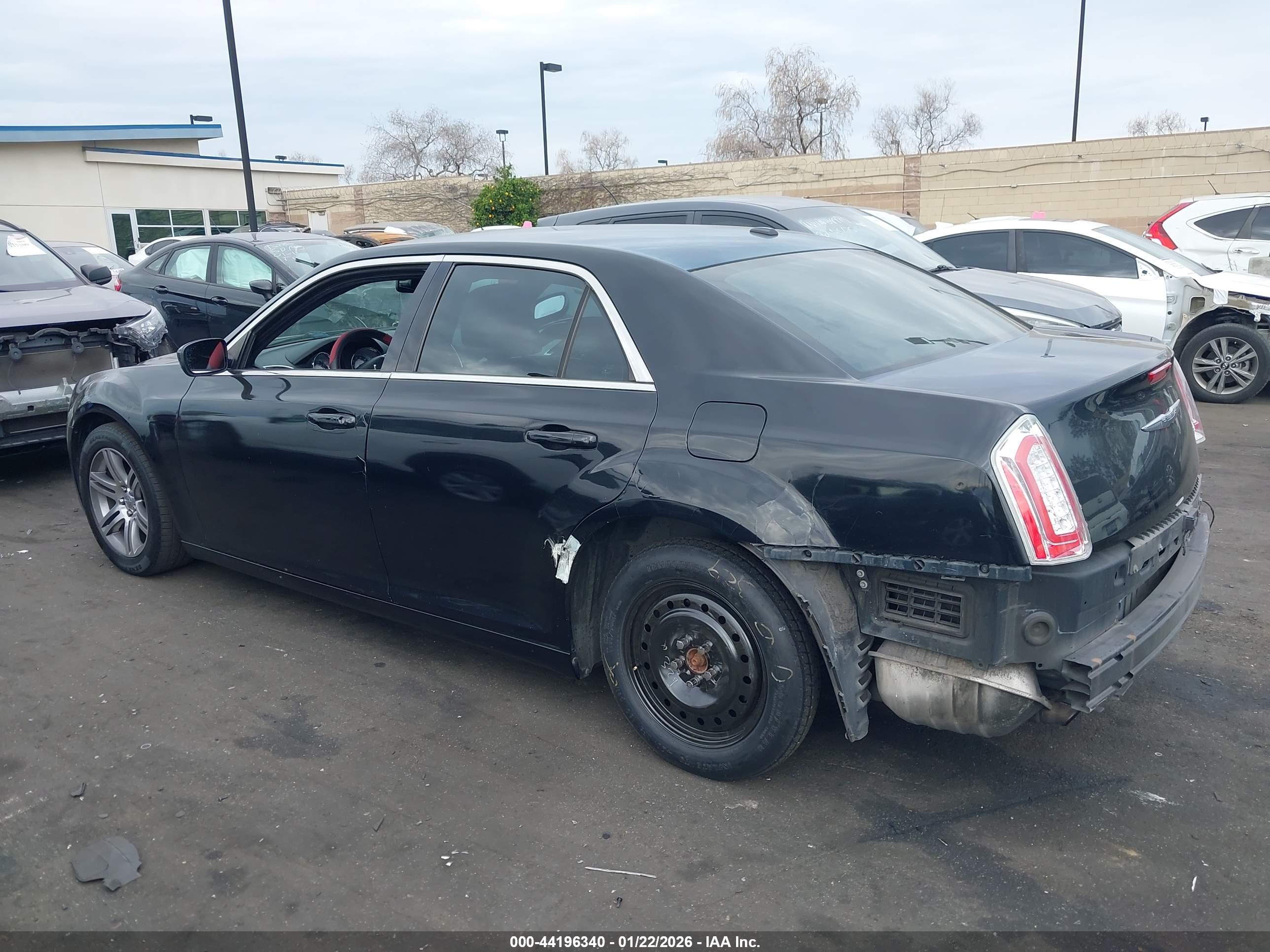 CHRYSLER 300 image 6
