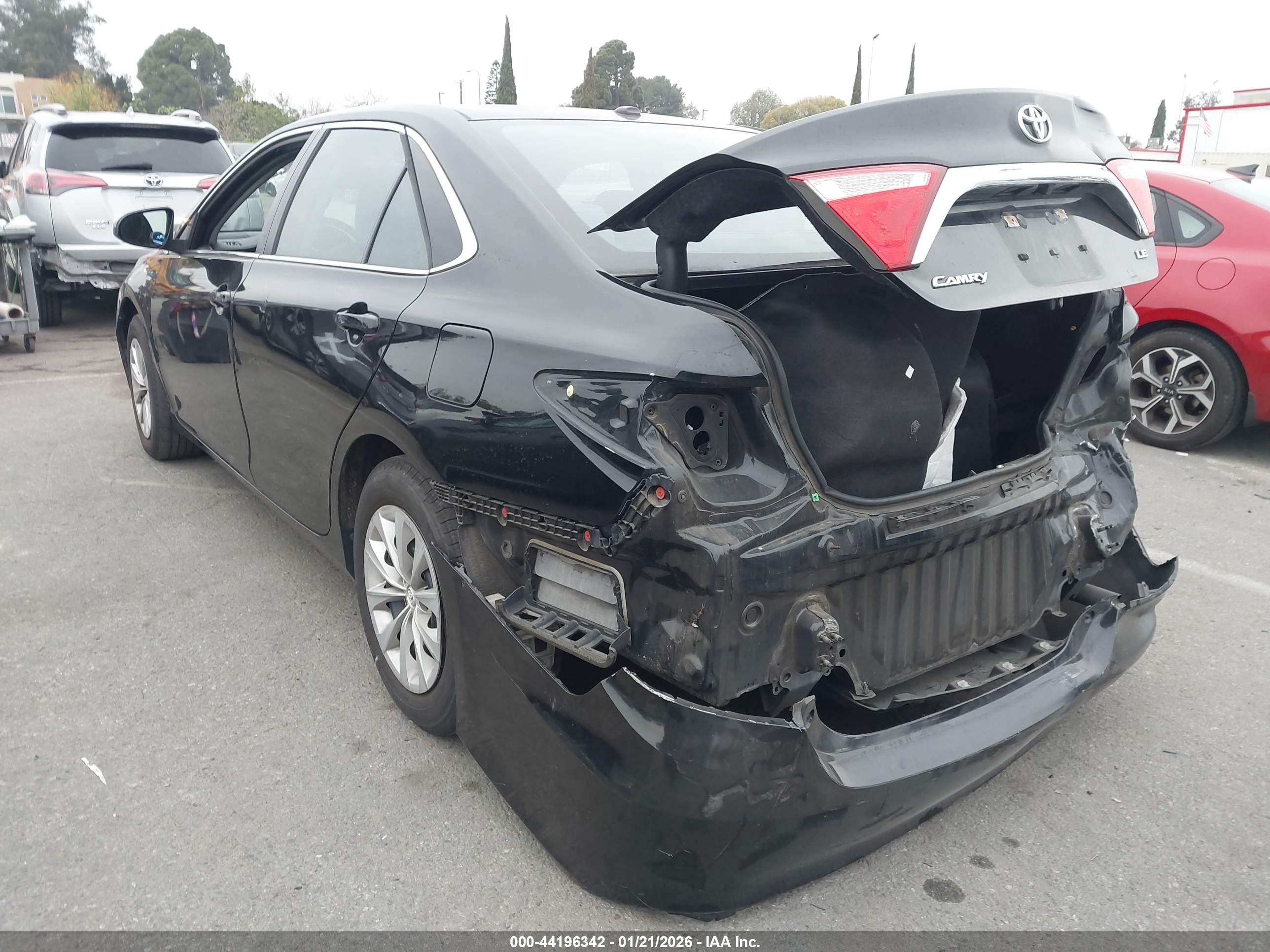 TOYOTA CAMRY image 3