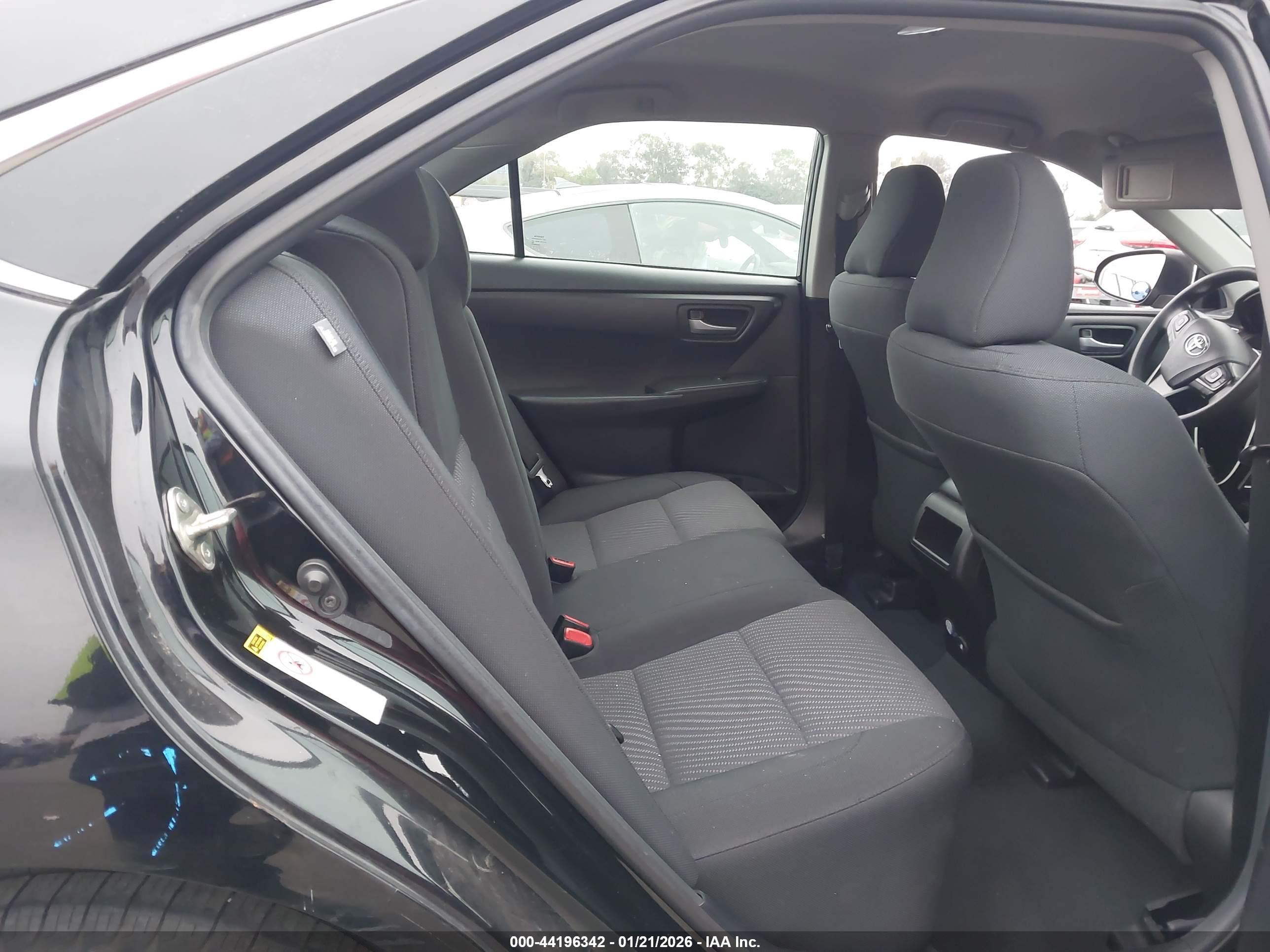 TOYOTA CAMRY image 8