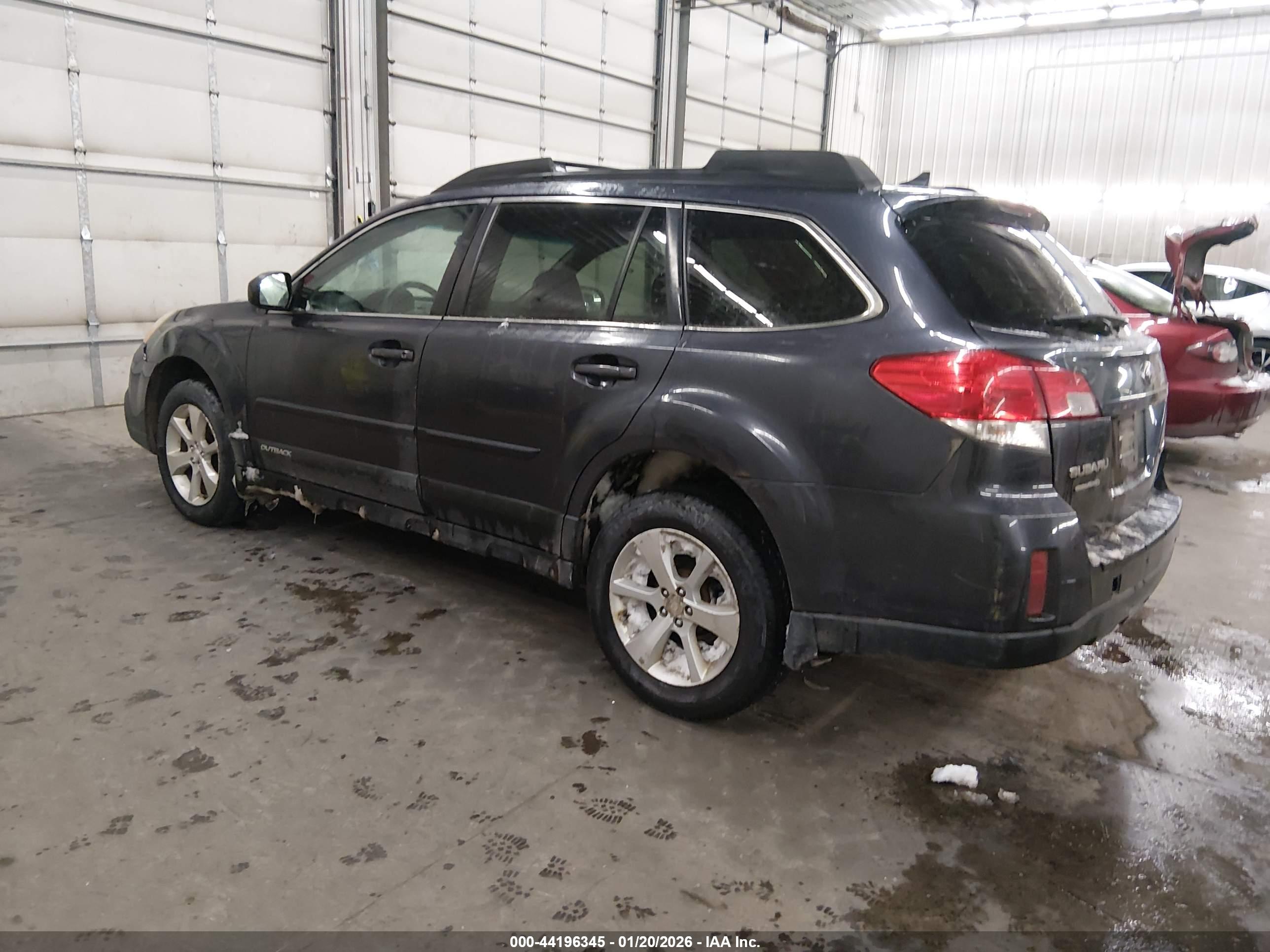 SUBARU OUTBACK image 3