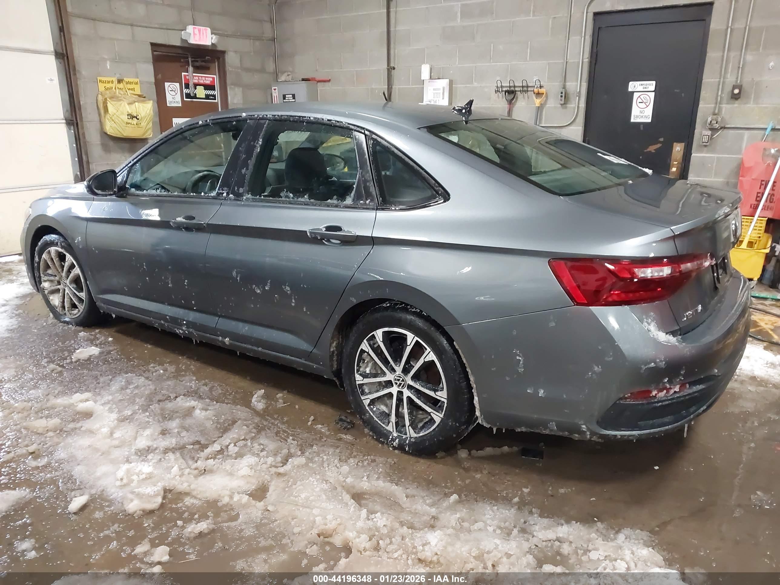 VOLKSWAGEN JETTA image 3