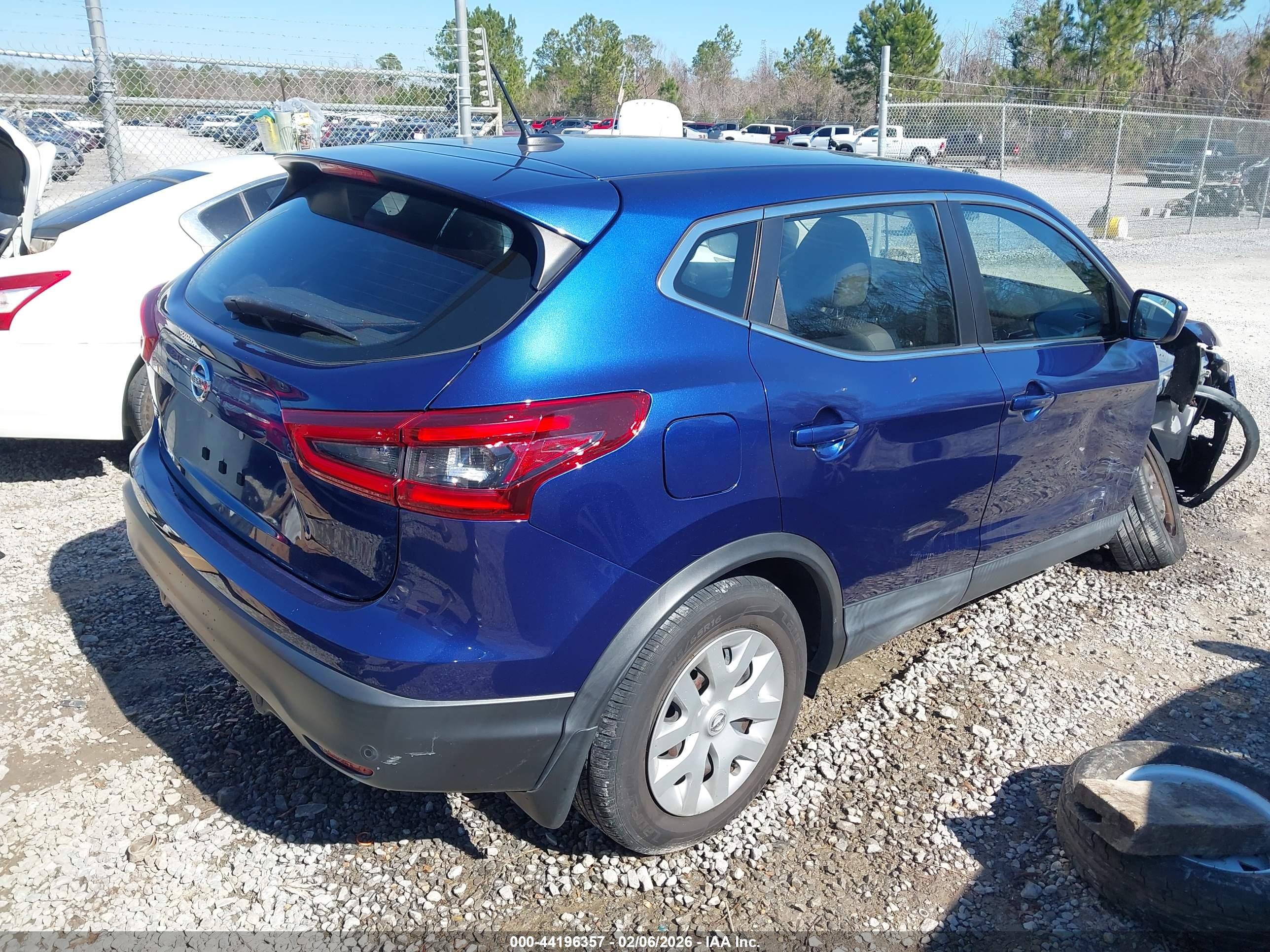 NISSAN ROGUE image 4