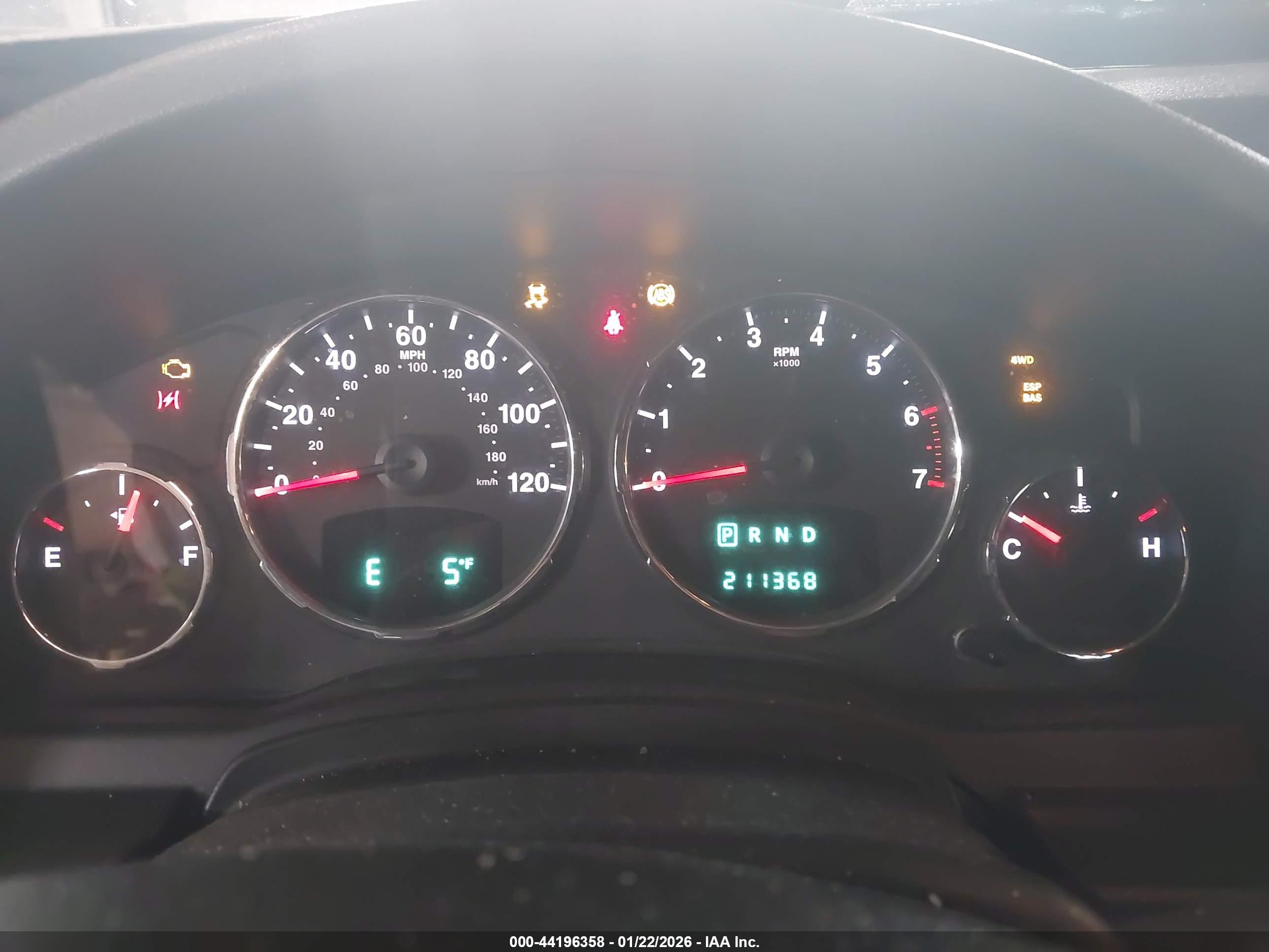 JEEP LIBERTY image 7