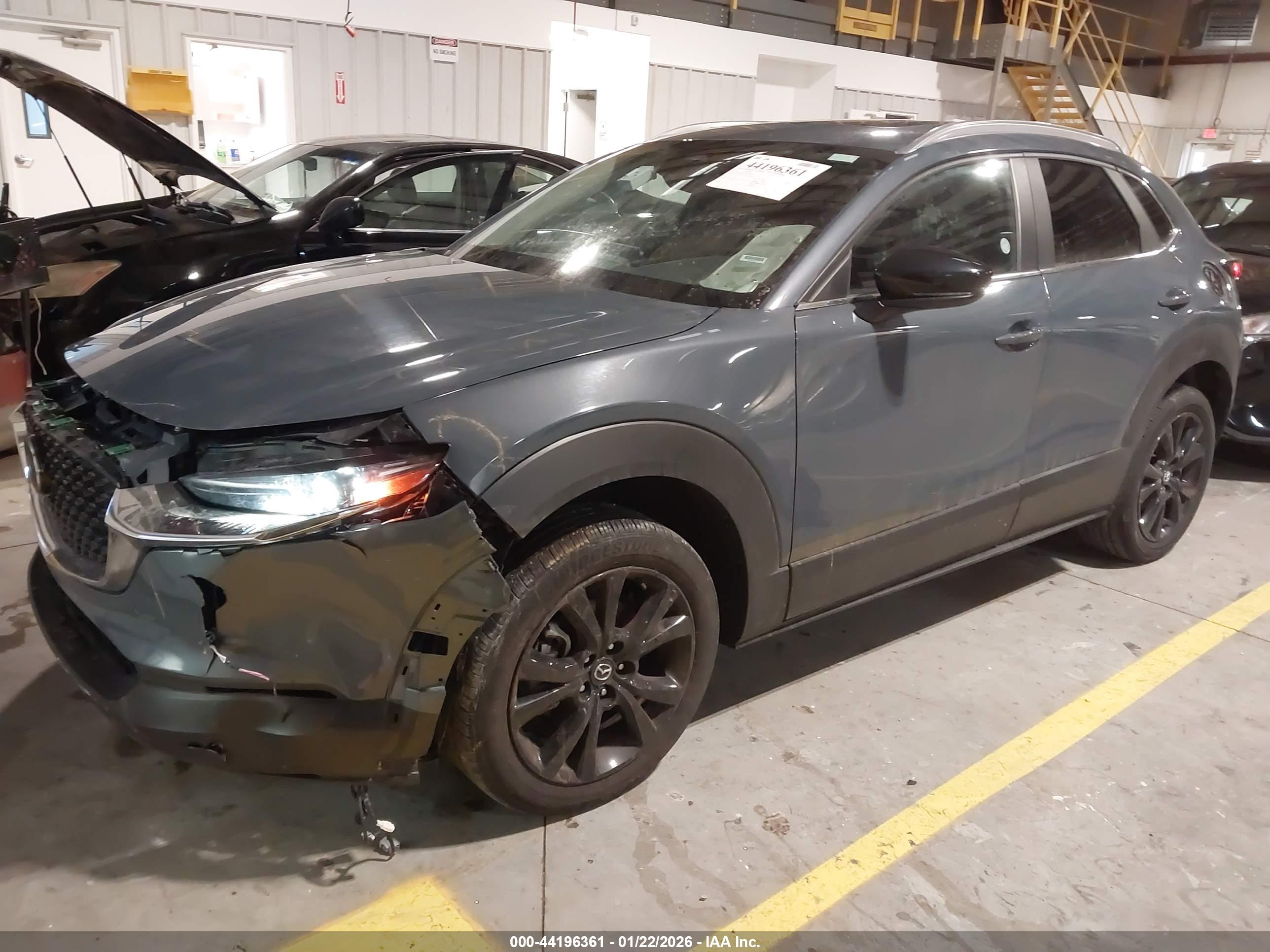 MAZDA CX-30 image 2