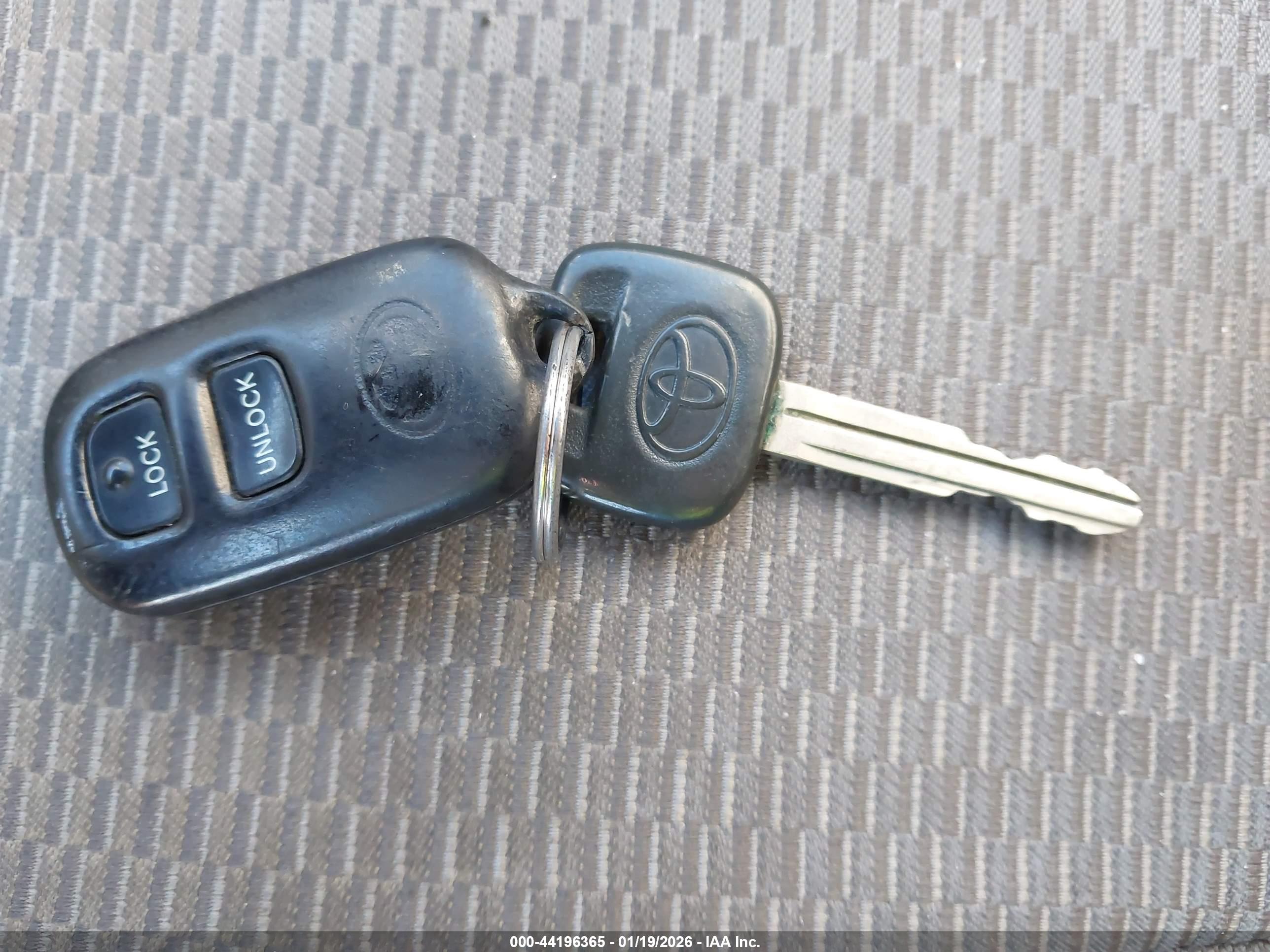 TOYOTA RAV4 image 11