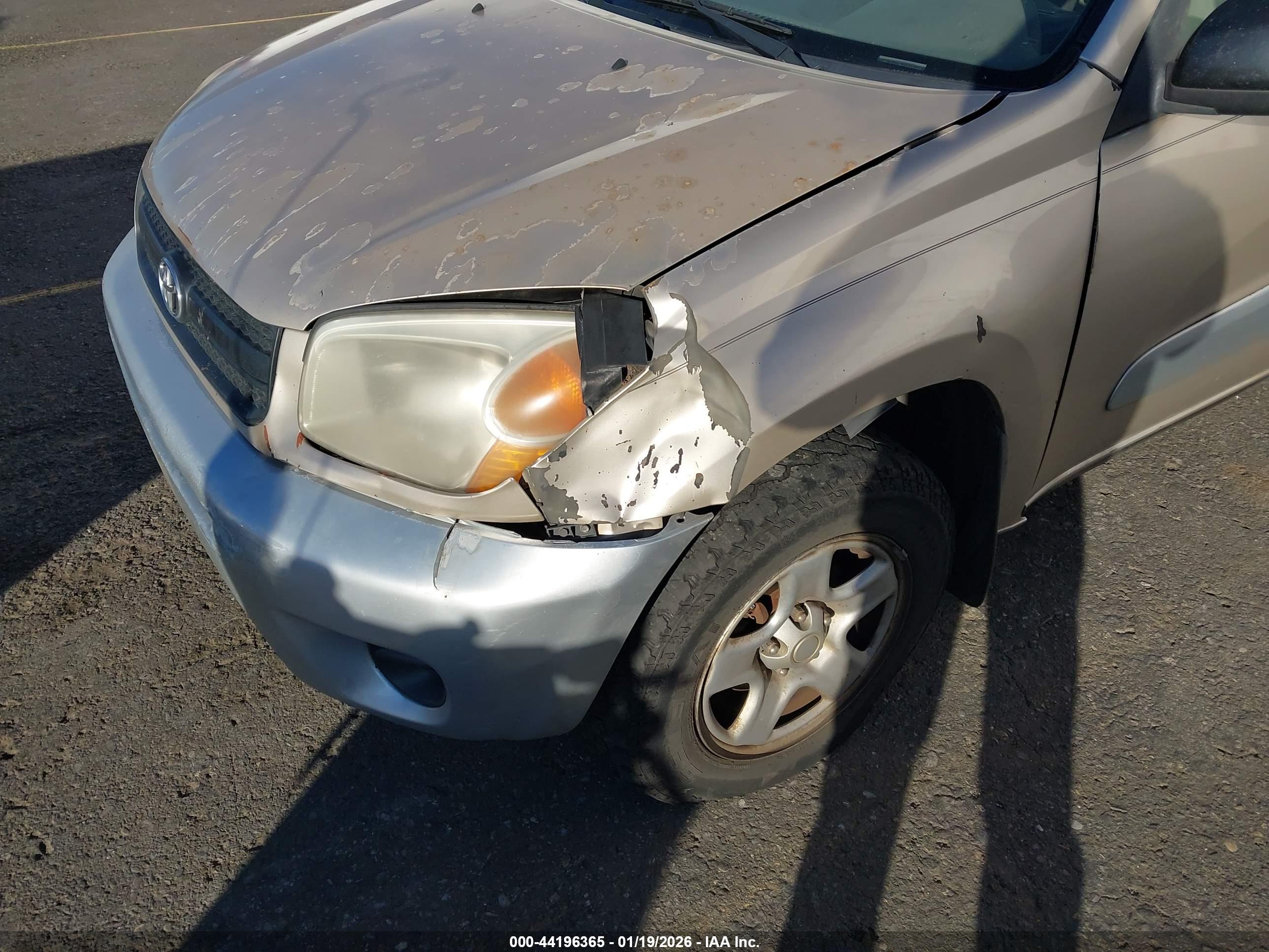 TOYOTA RAV4 image 6