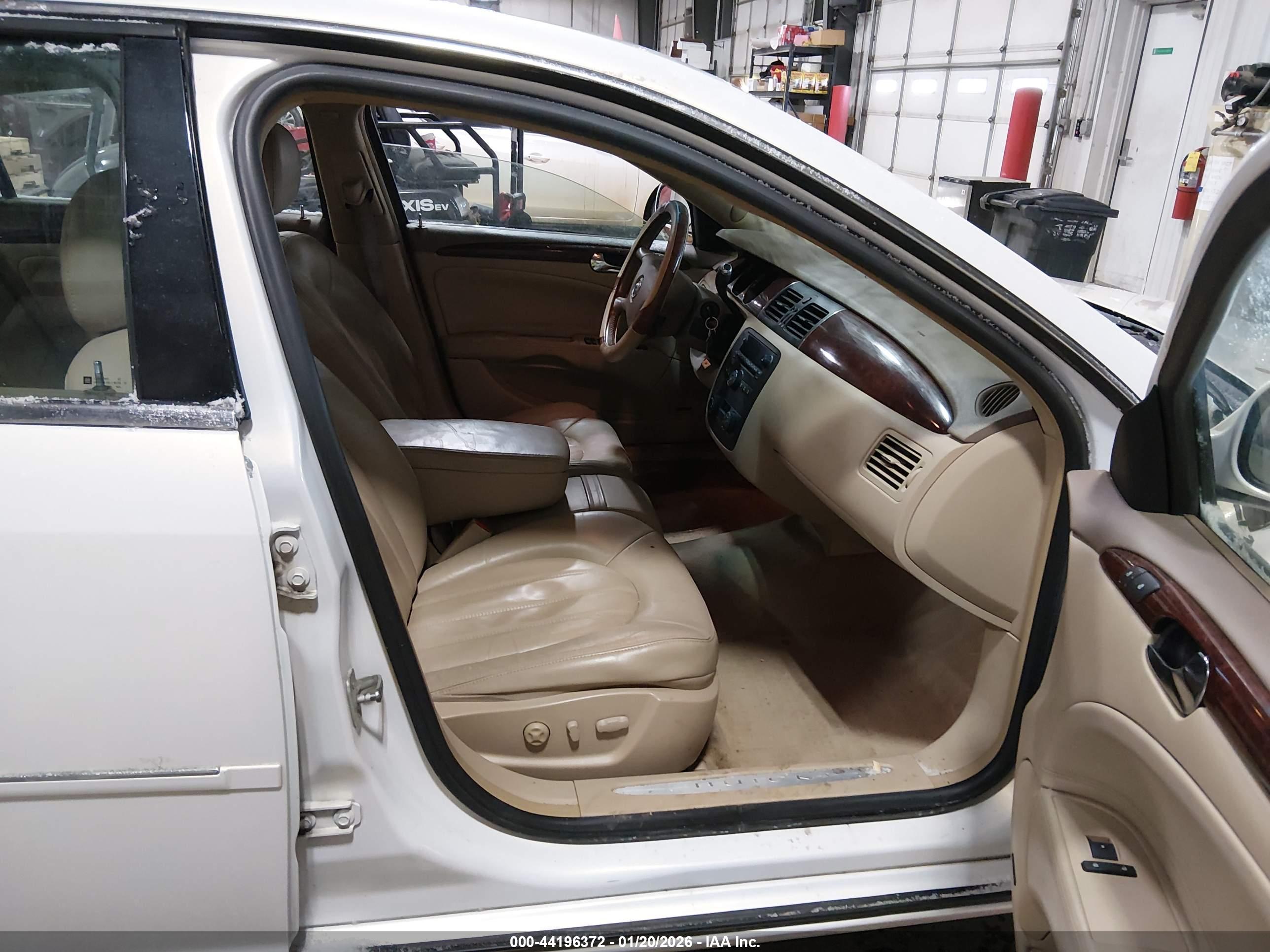 BUICK LUCERNE image 5