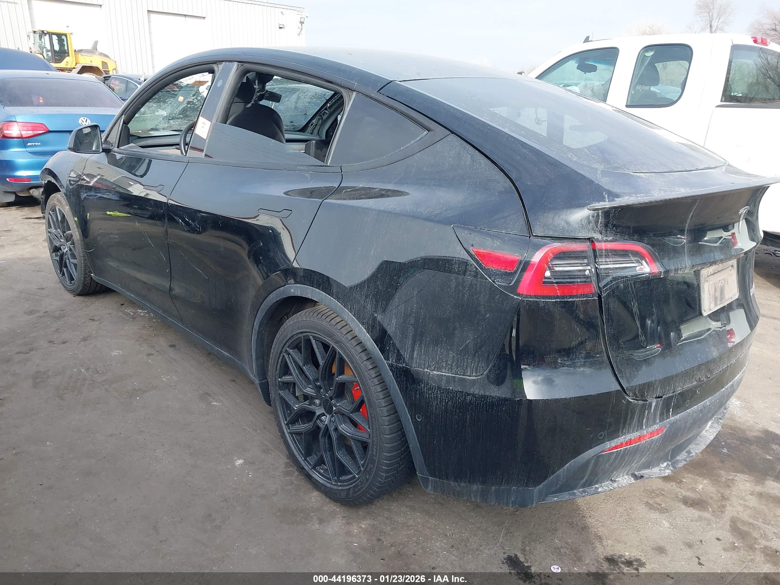 TESLA MODEL image 3