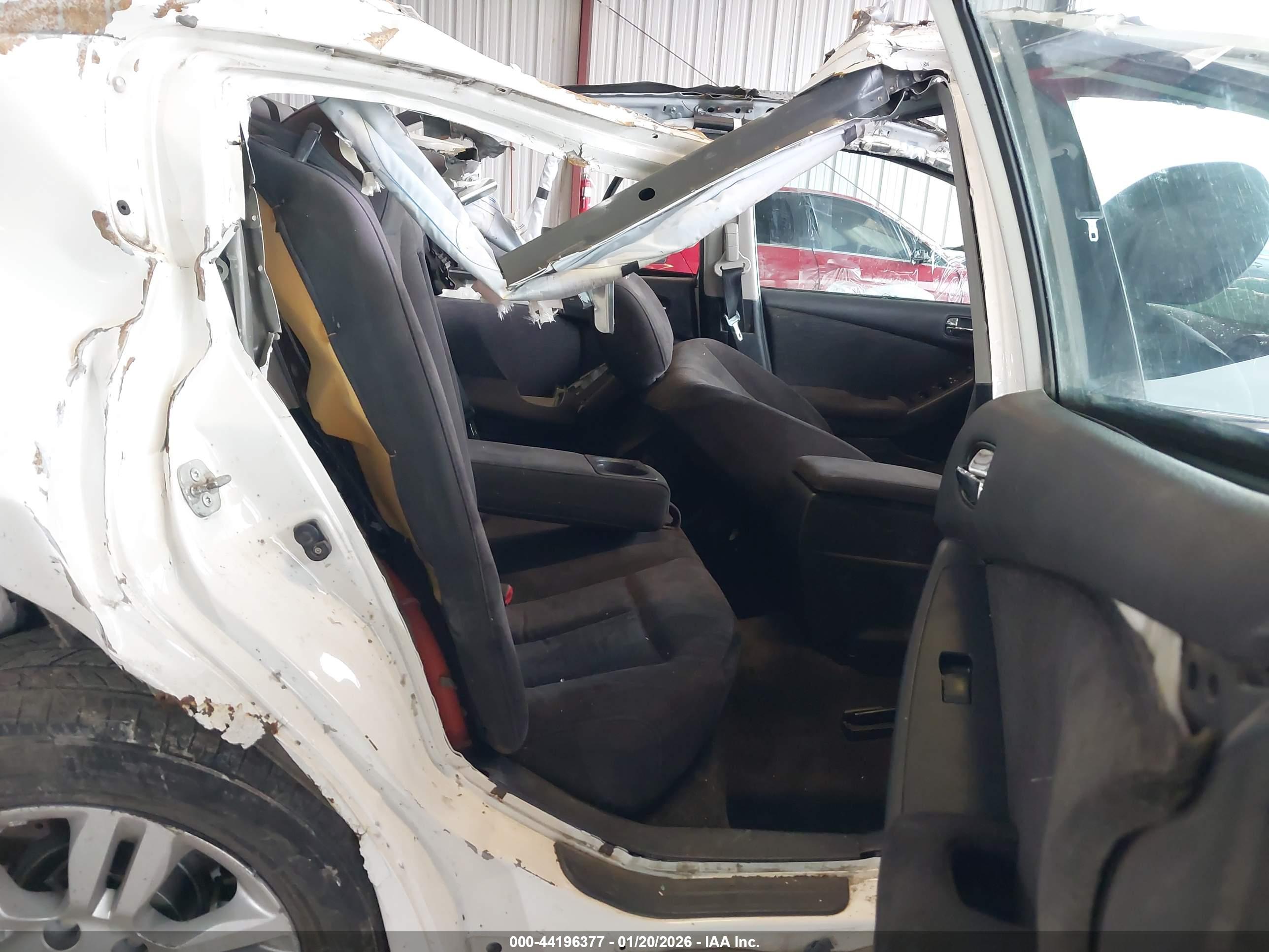 NISSAN ALTIMA image 8