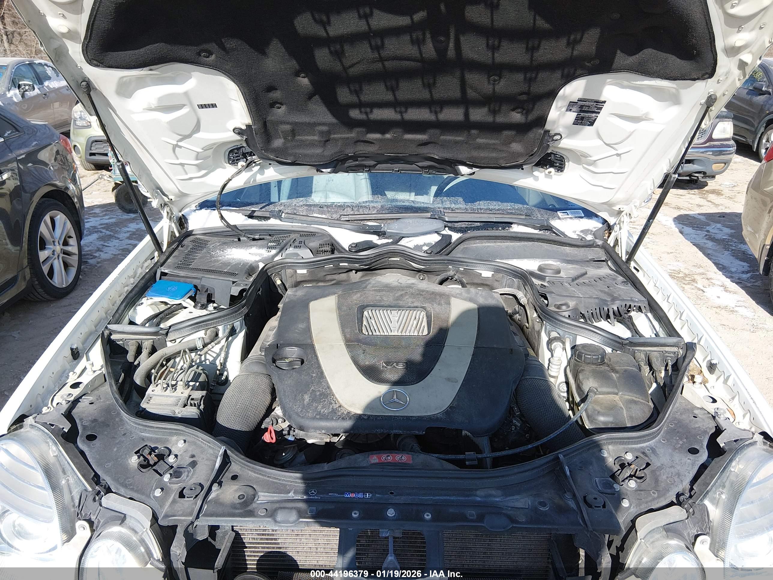 MERCEDES-BENZ E image 10