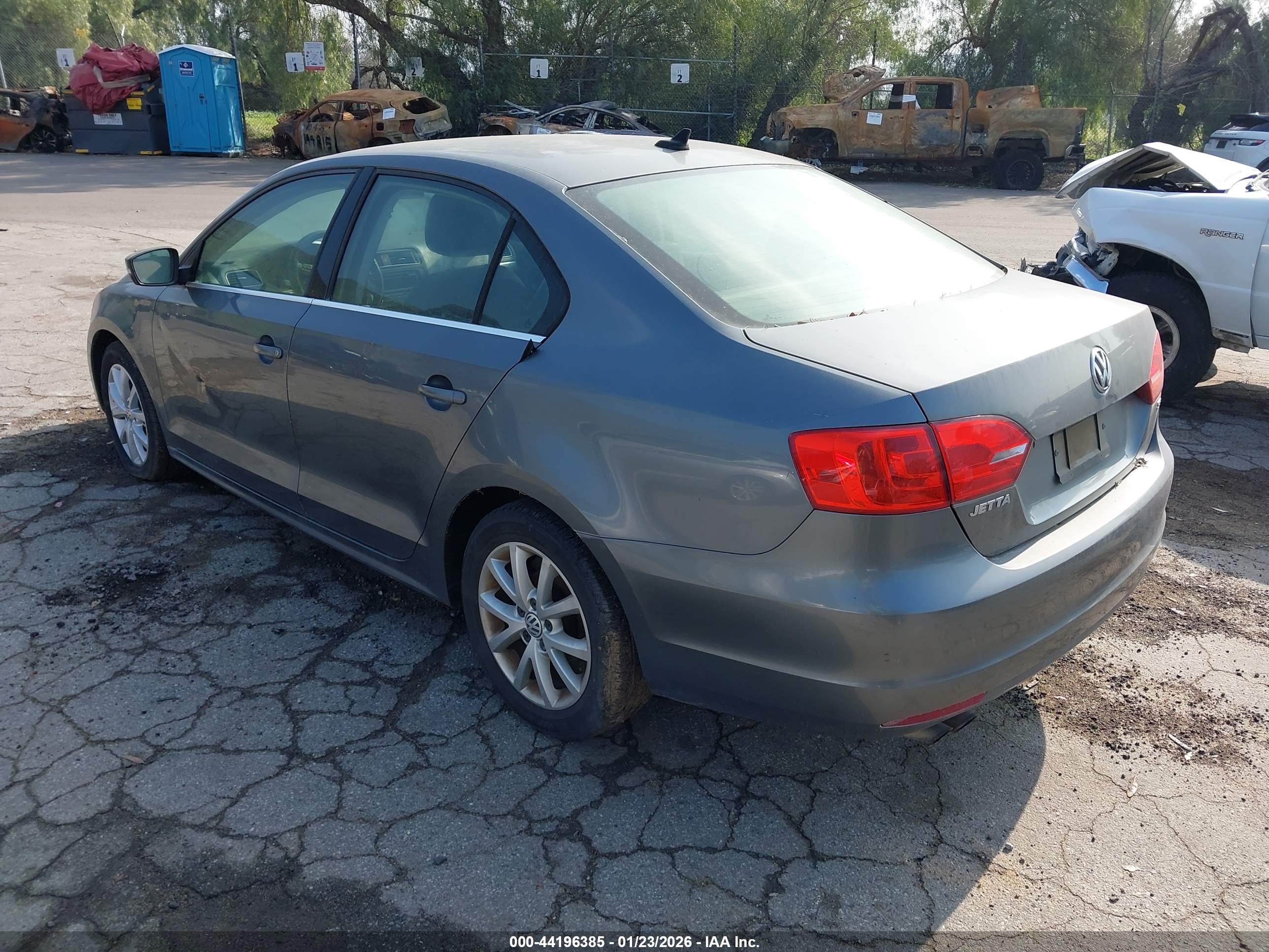 VOLKSWAGEN JETTA image 3