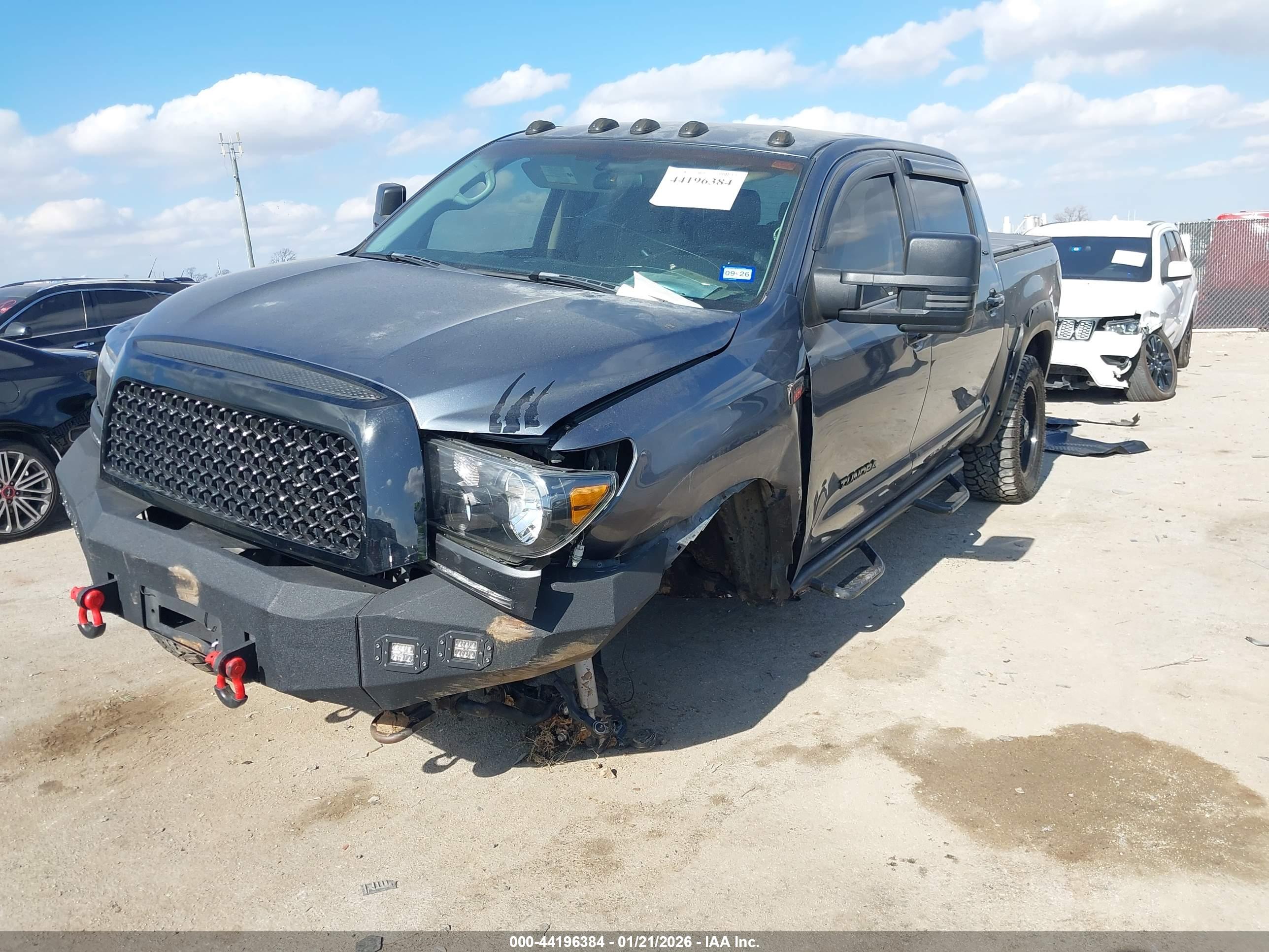TOYOTA TUNDRA image 2