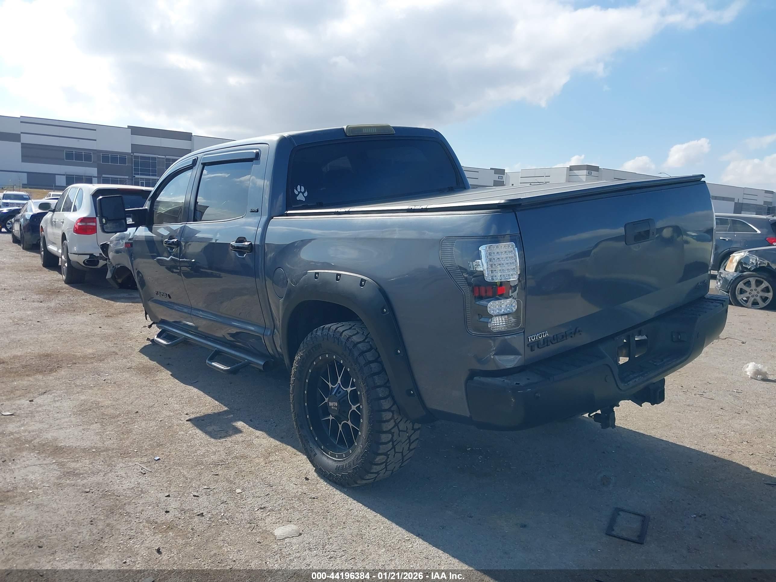TOYOTA TUNDRA image 3