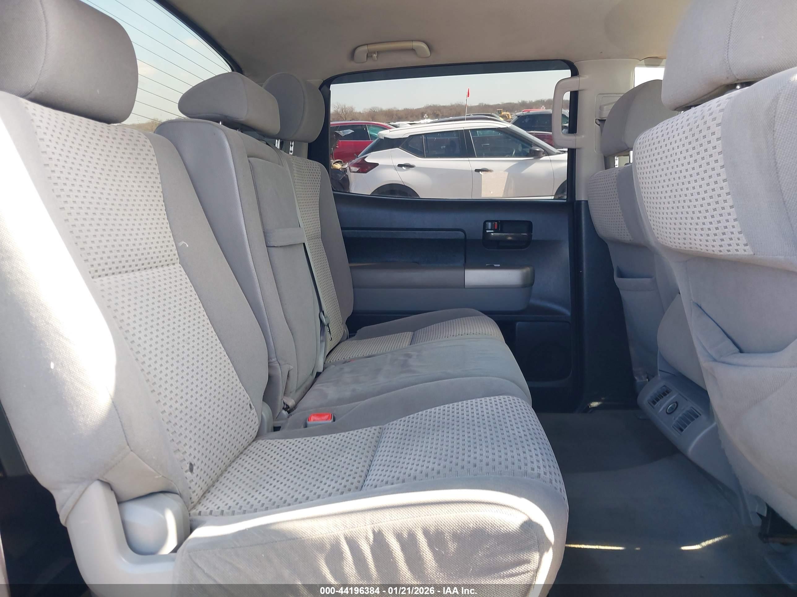 TOYOTA TUNDRA image 8
