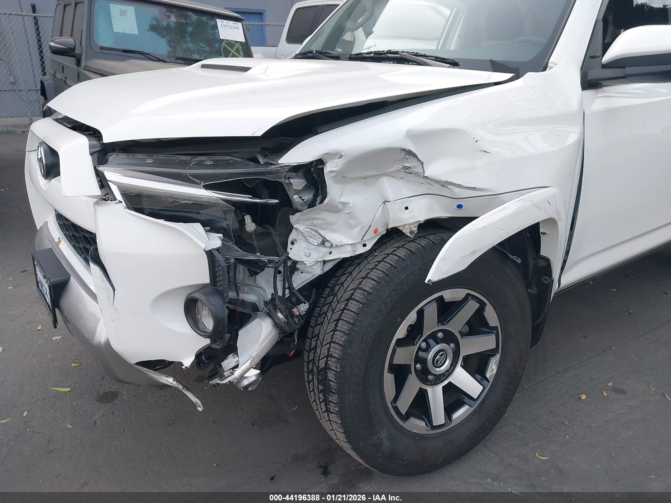 TOYOTA 4RUNNER image 6