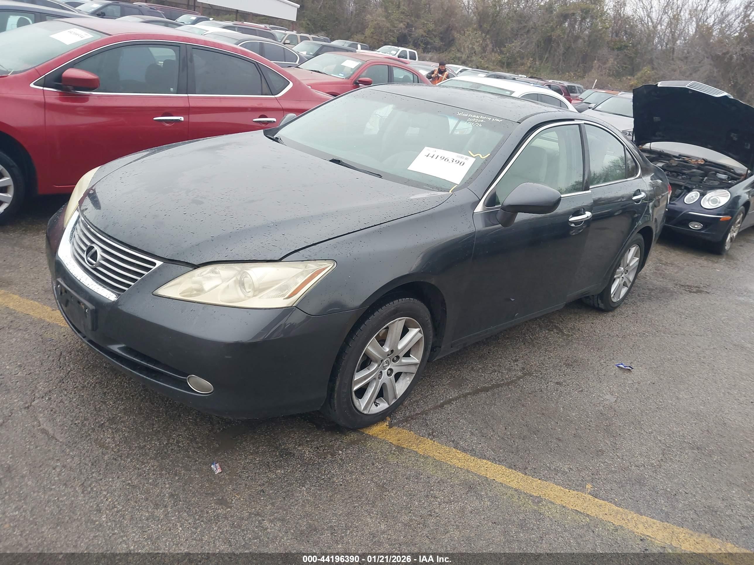 LEXUS ES image 2