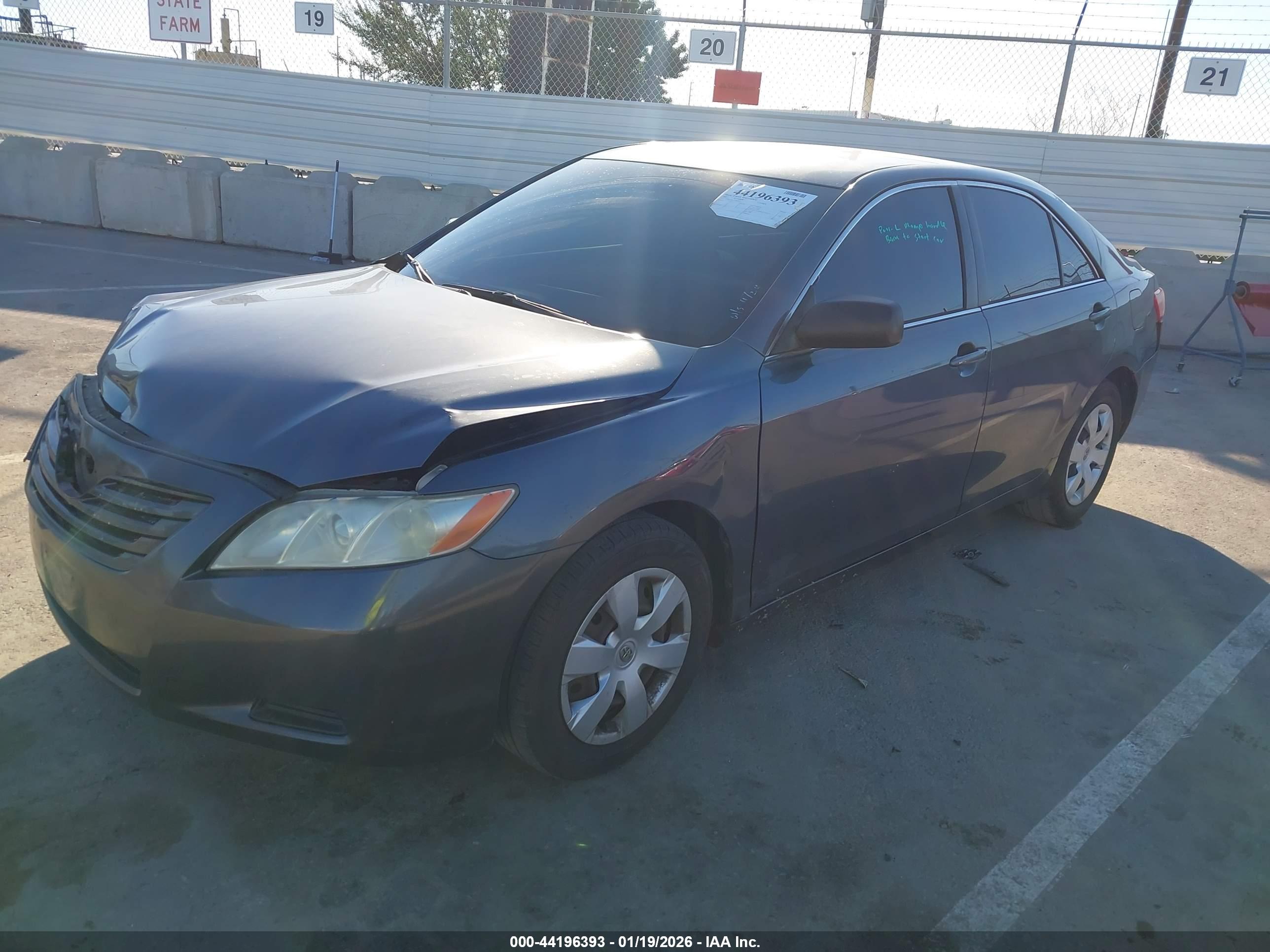 TOYOTA CAMRY image 2