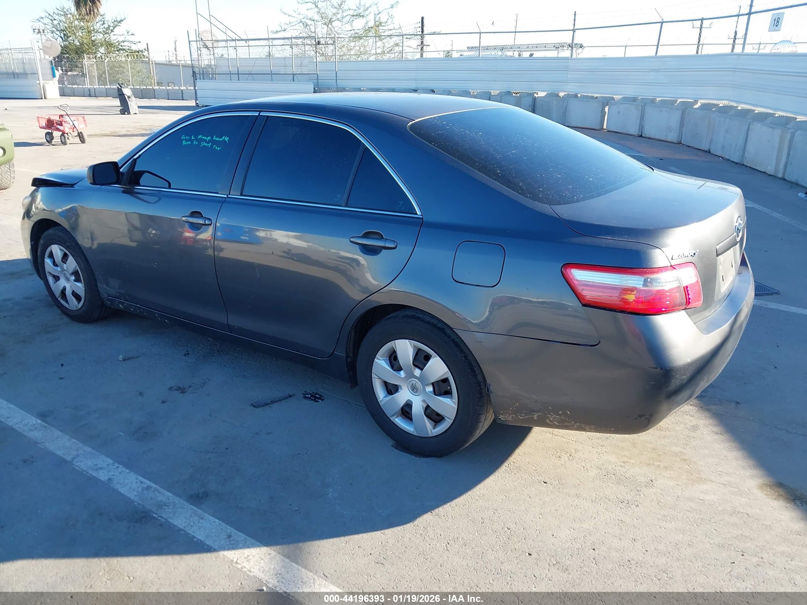 TOYOTA CAMRY image 3