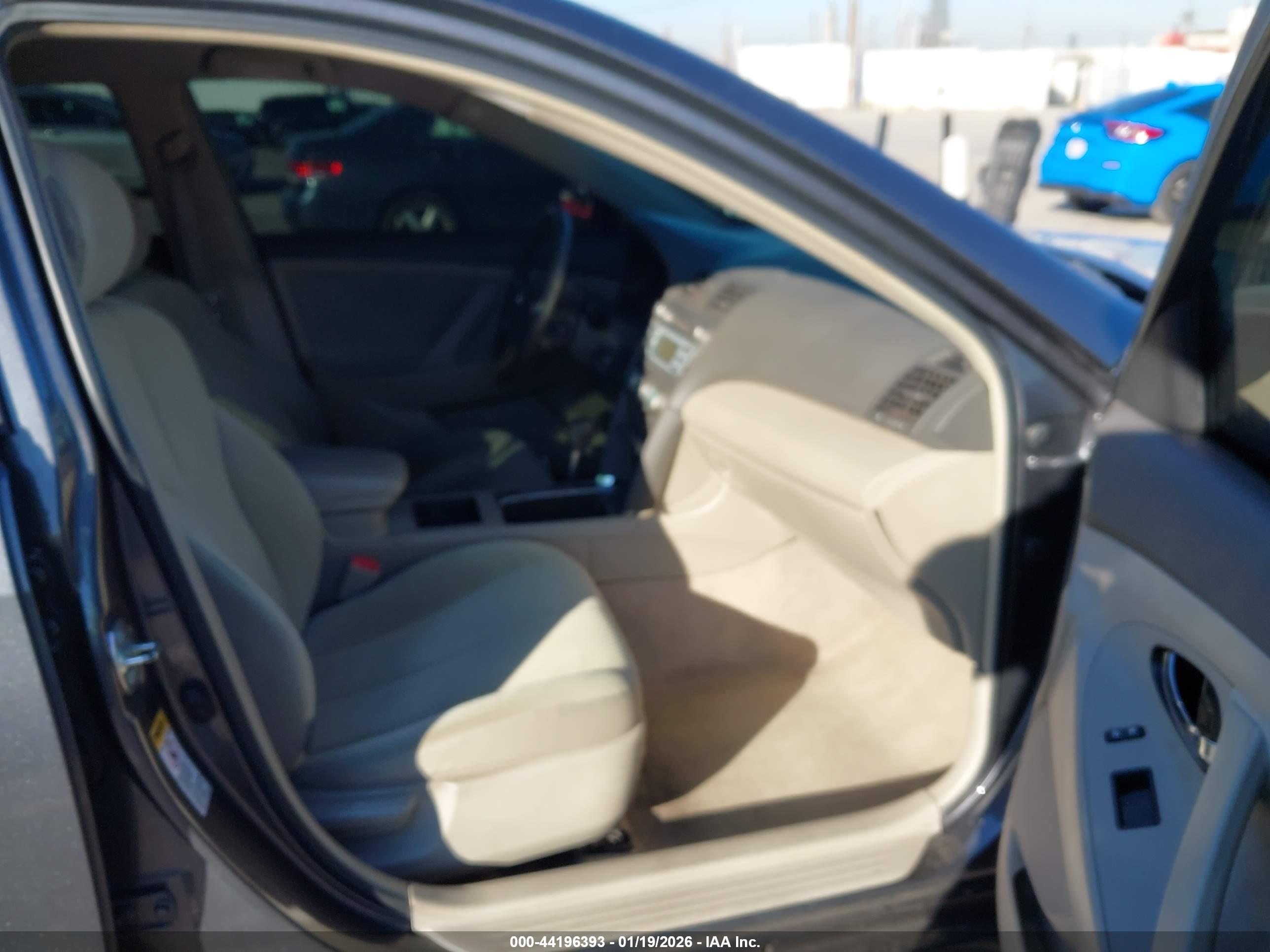 TOYOTA CAMRY image 5
