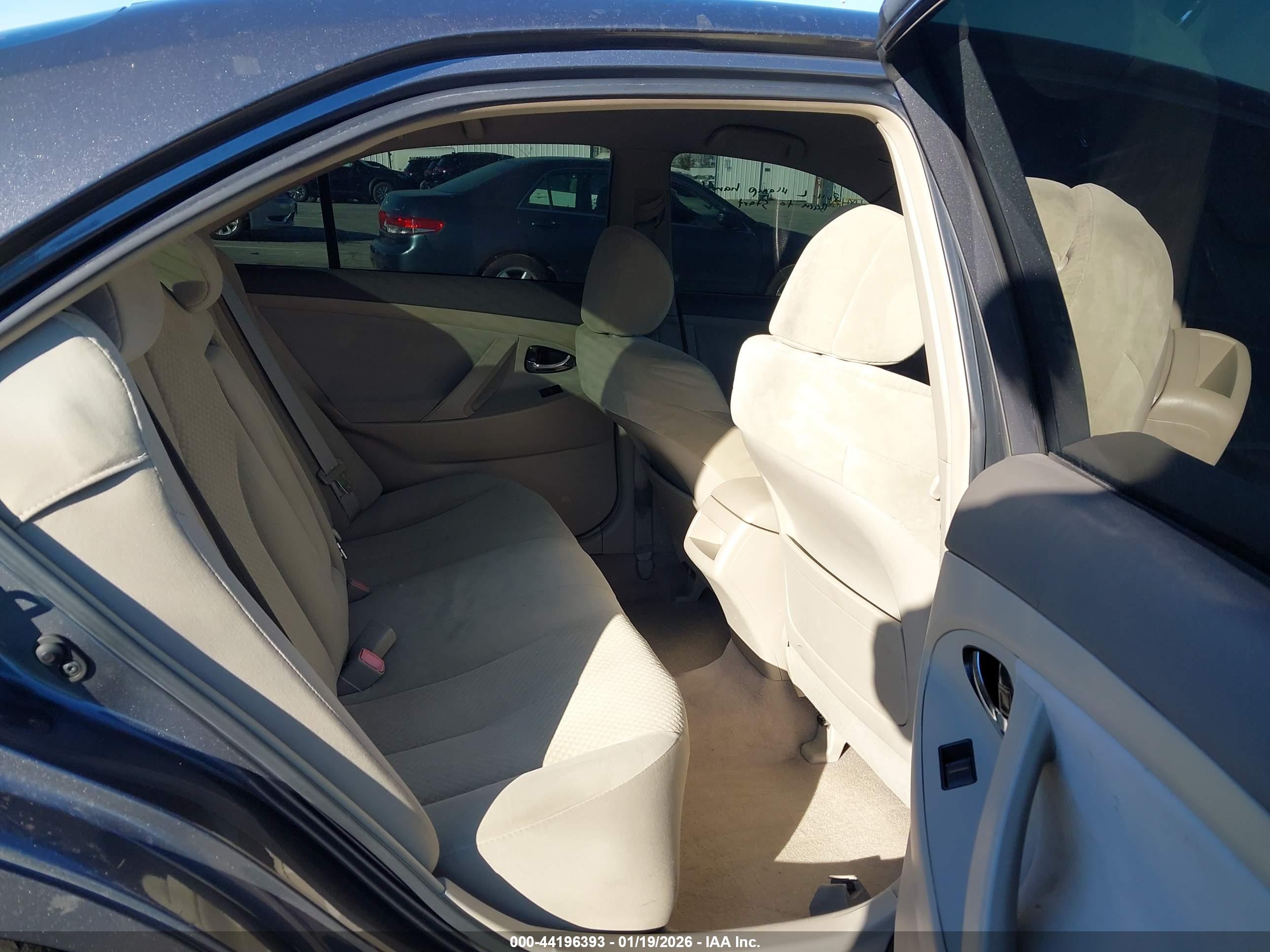TOYOTA CAMRY image 8