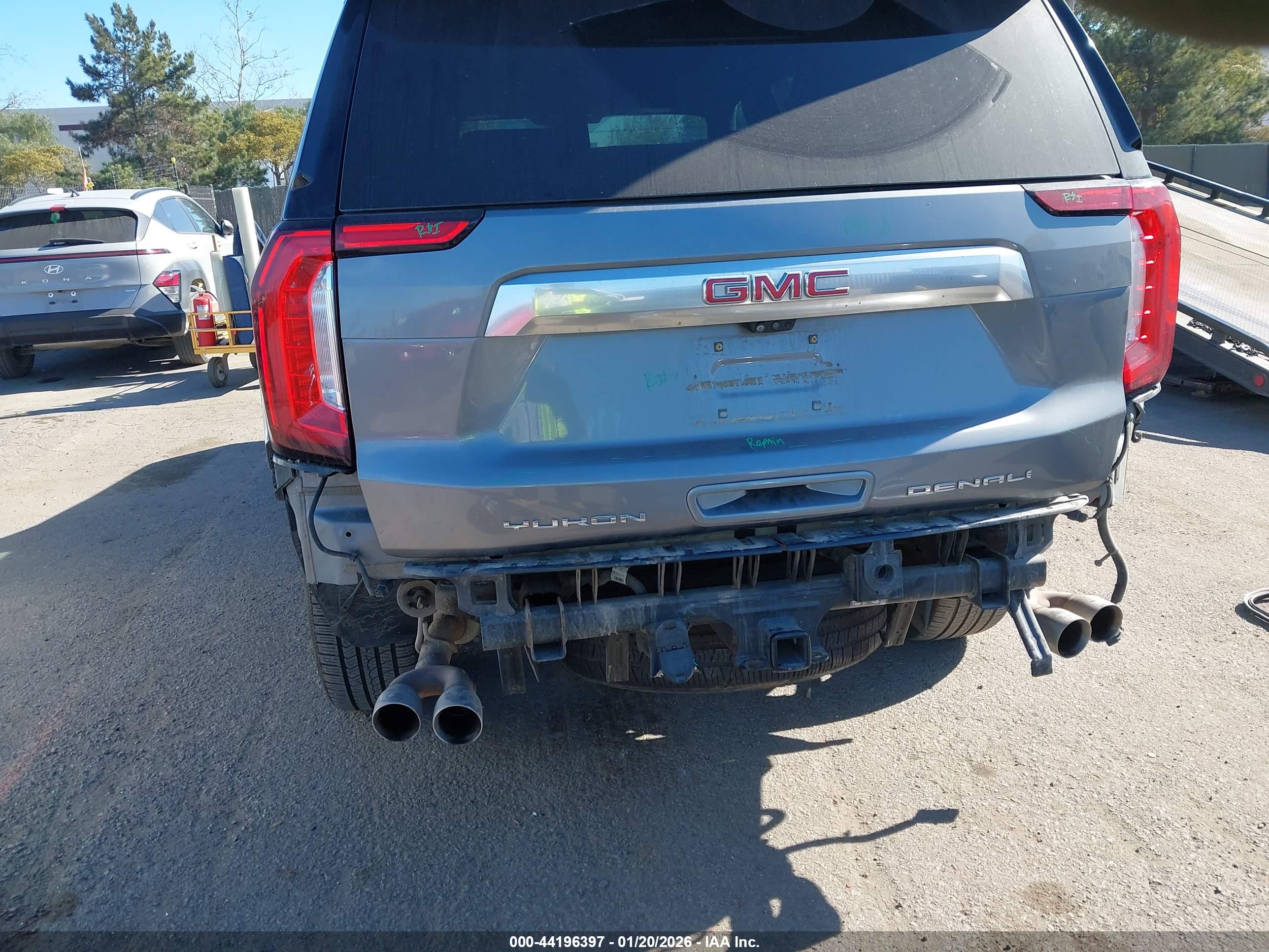 GMC YUKON image 6