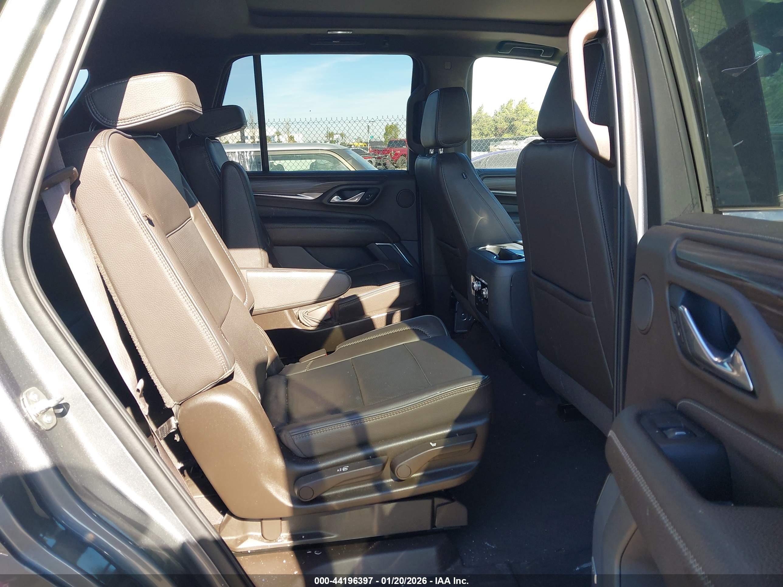 GMC YUKON image 8