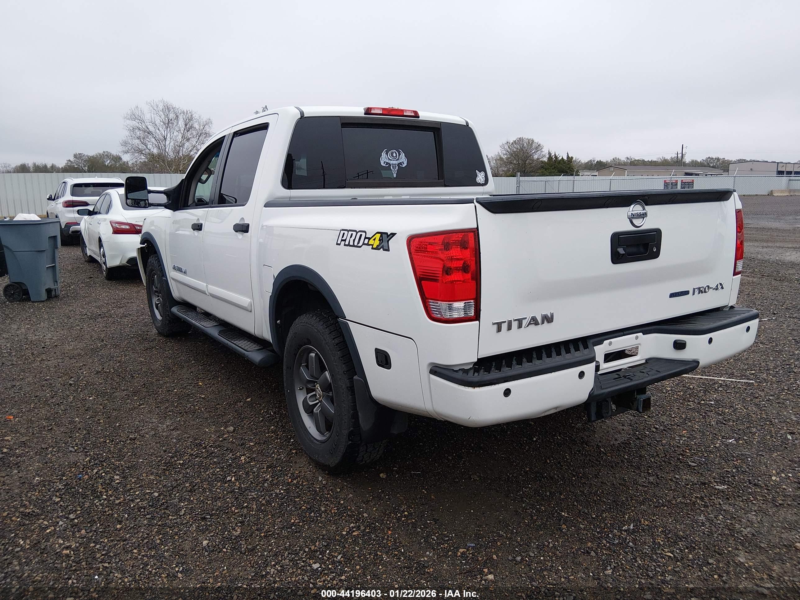 NISSAN TITAN image 3