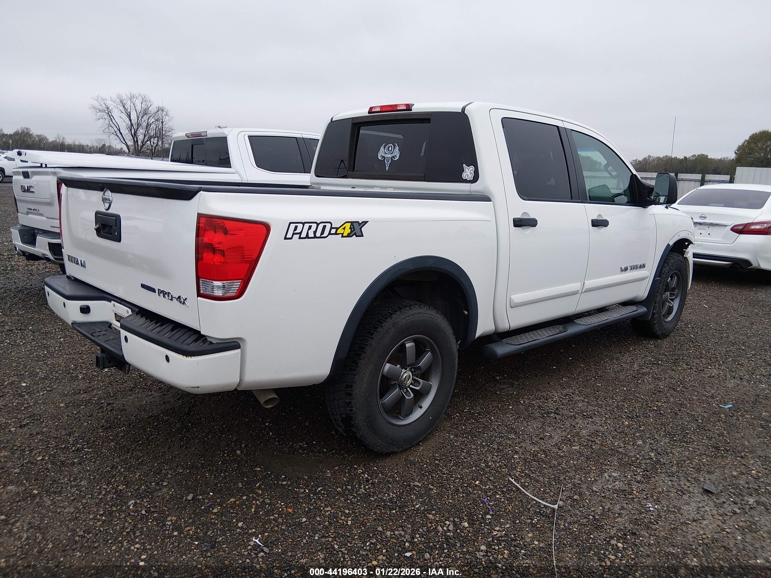 NISSAN TITAN image 4