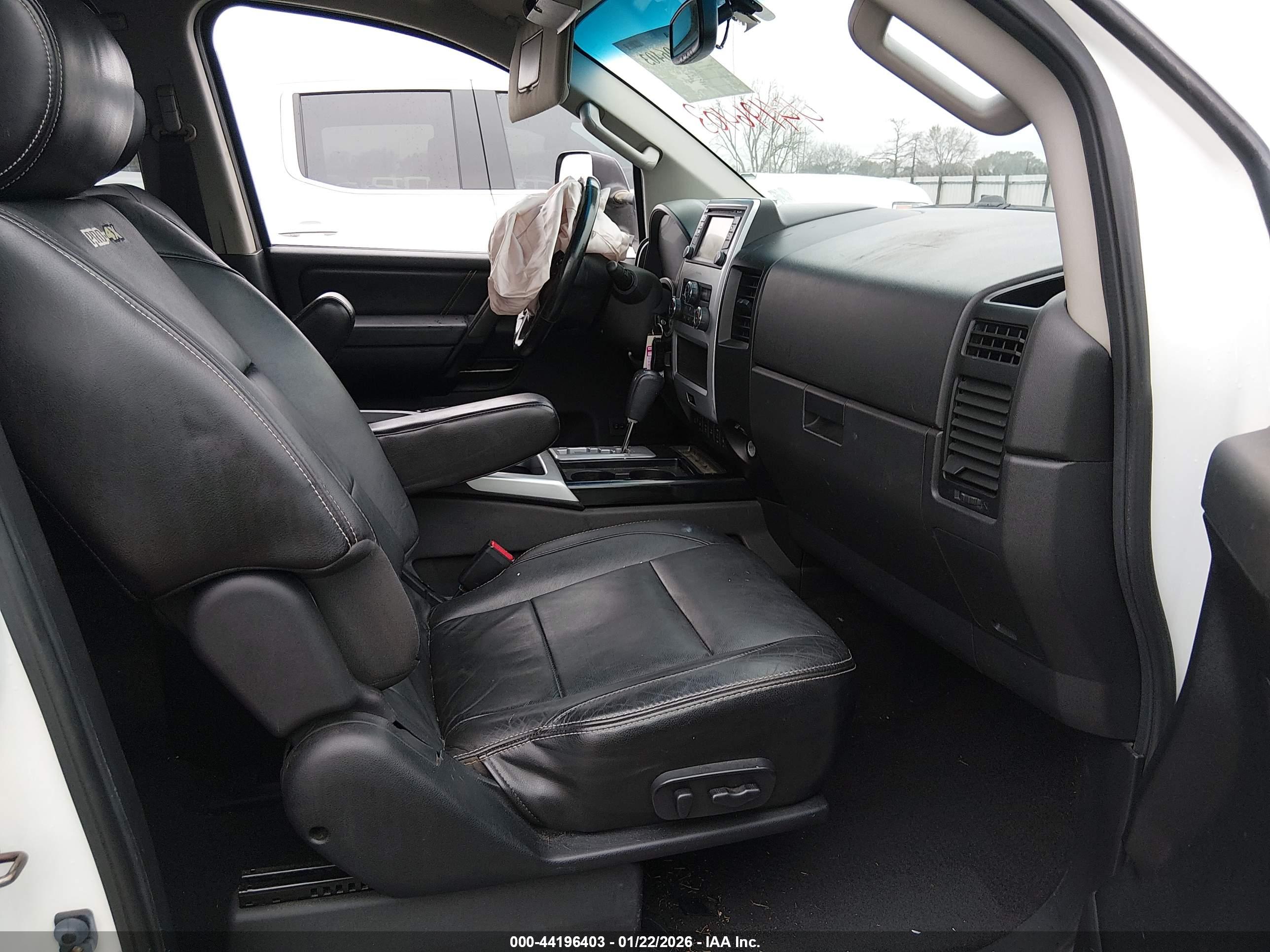 NISSAN TITAN image 5