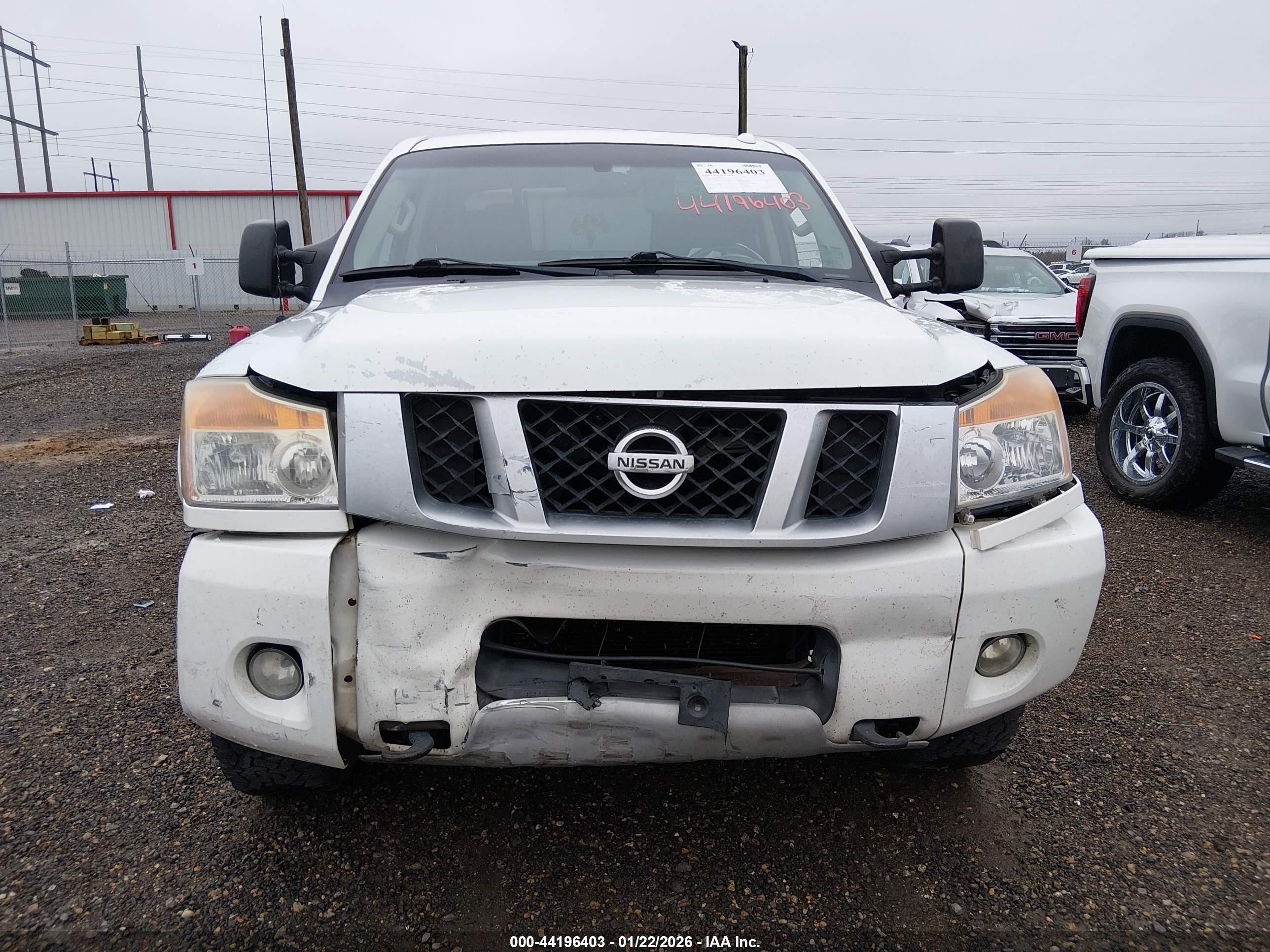 NISSAN TITAN image 6