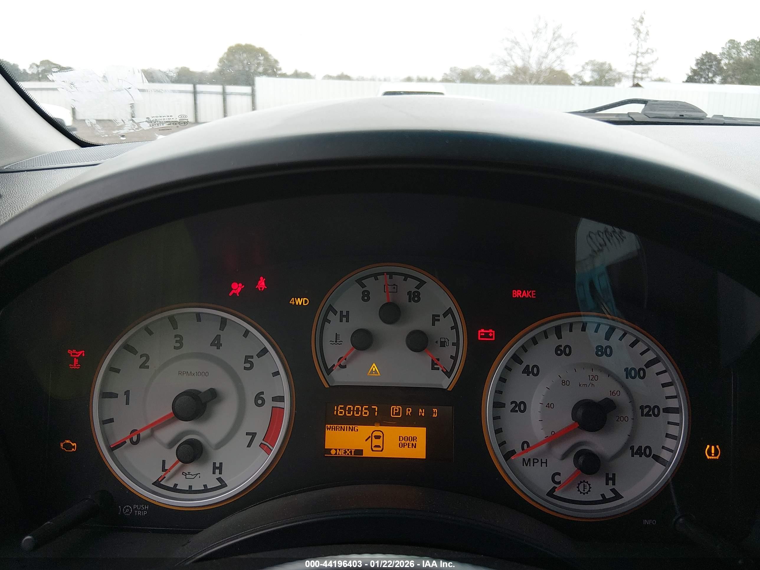 NISSAN TITAN image 7