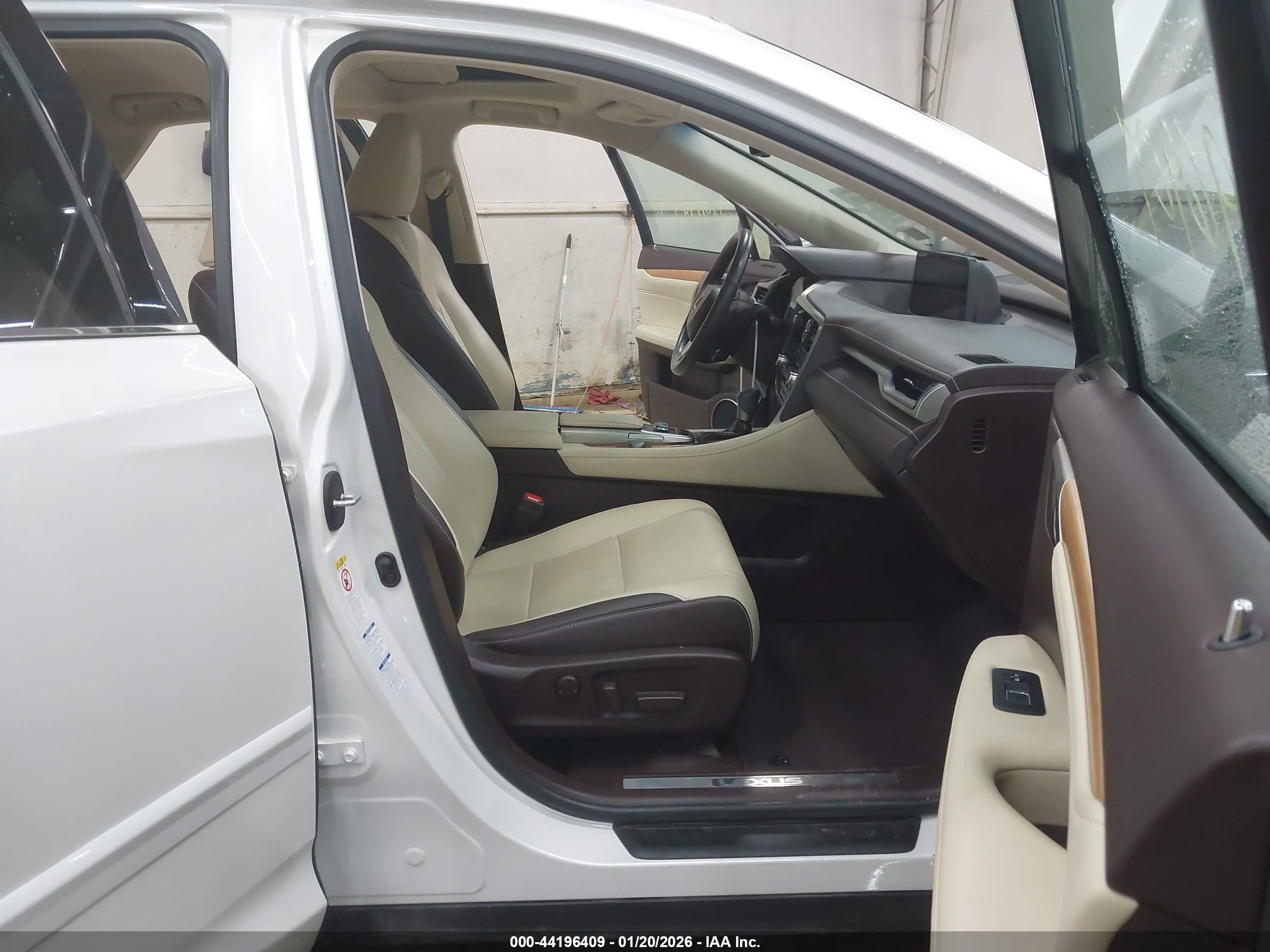 LEXUS RX image 5