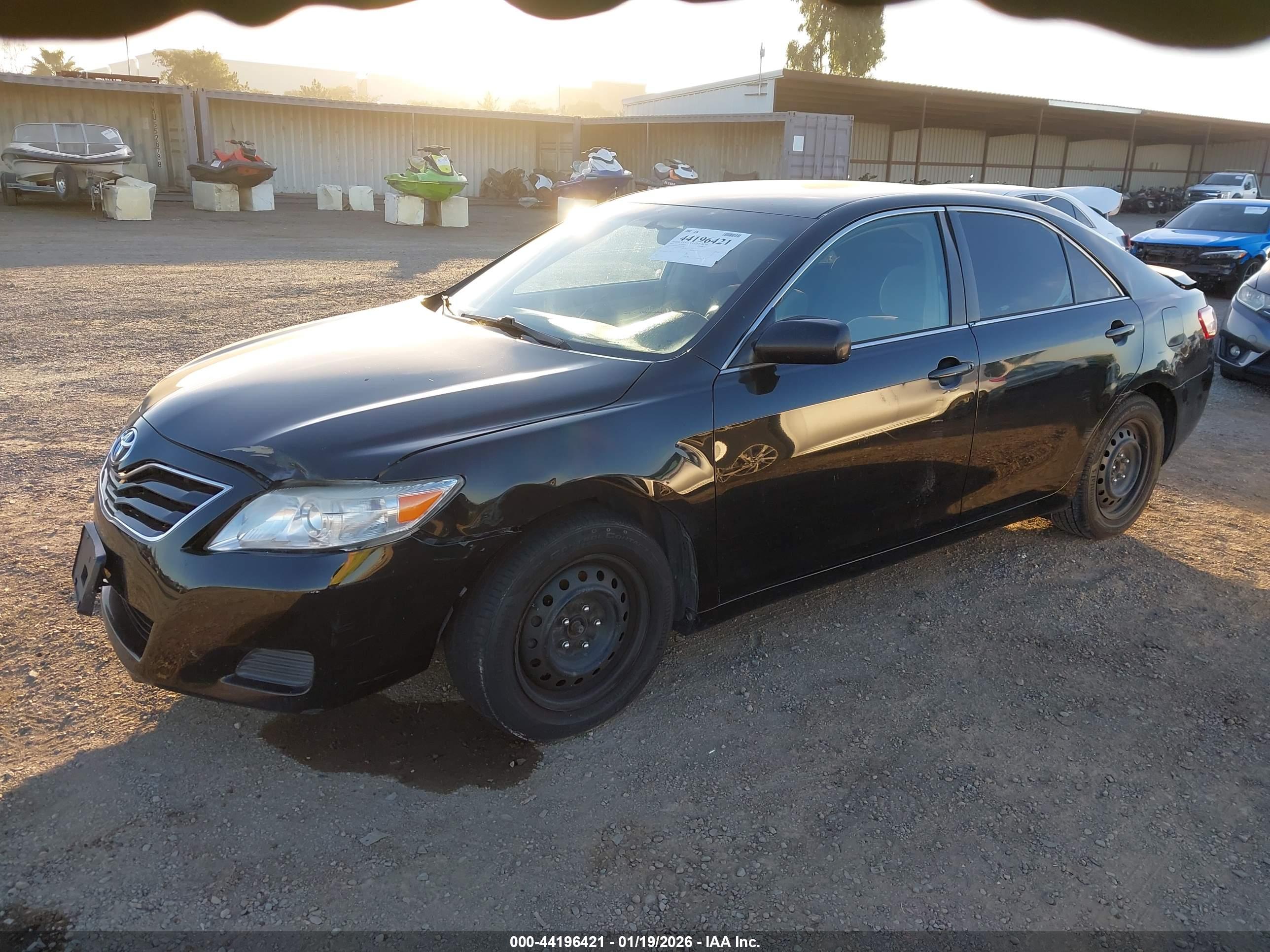 TOYOTA CAMRY image 2