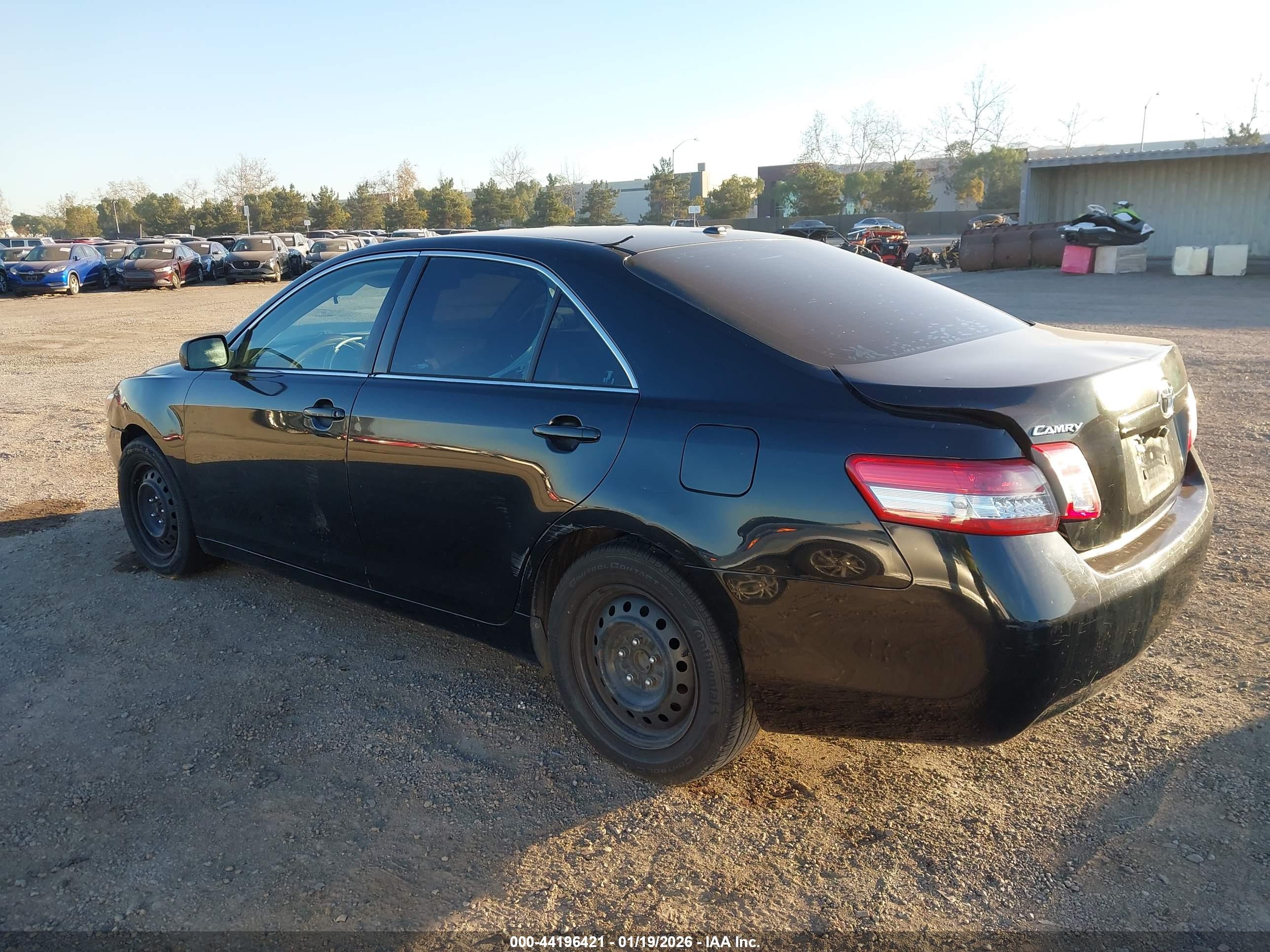TOYOTA CAMRY image 3