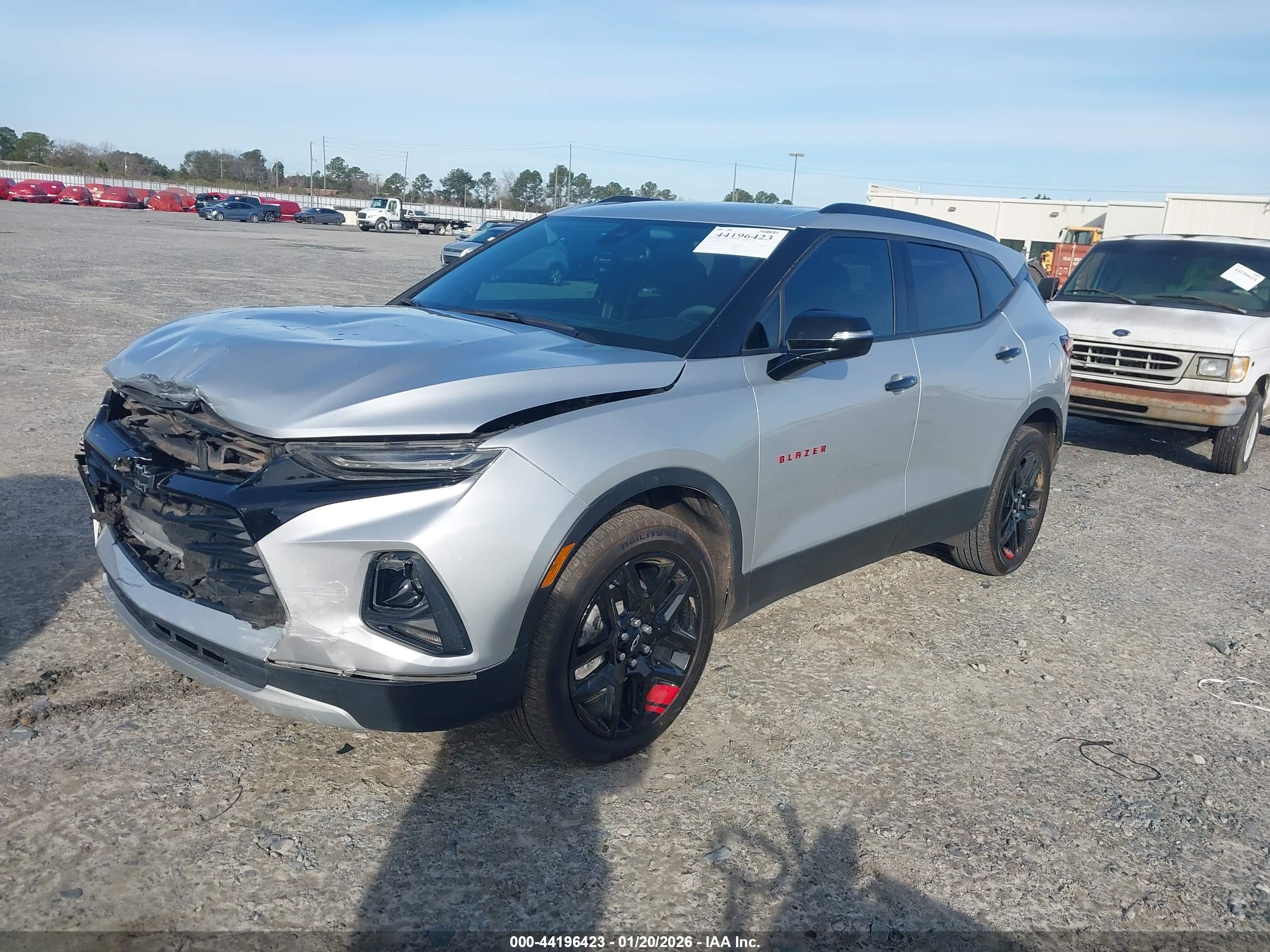 CHEVROLET BLAZER image 2